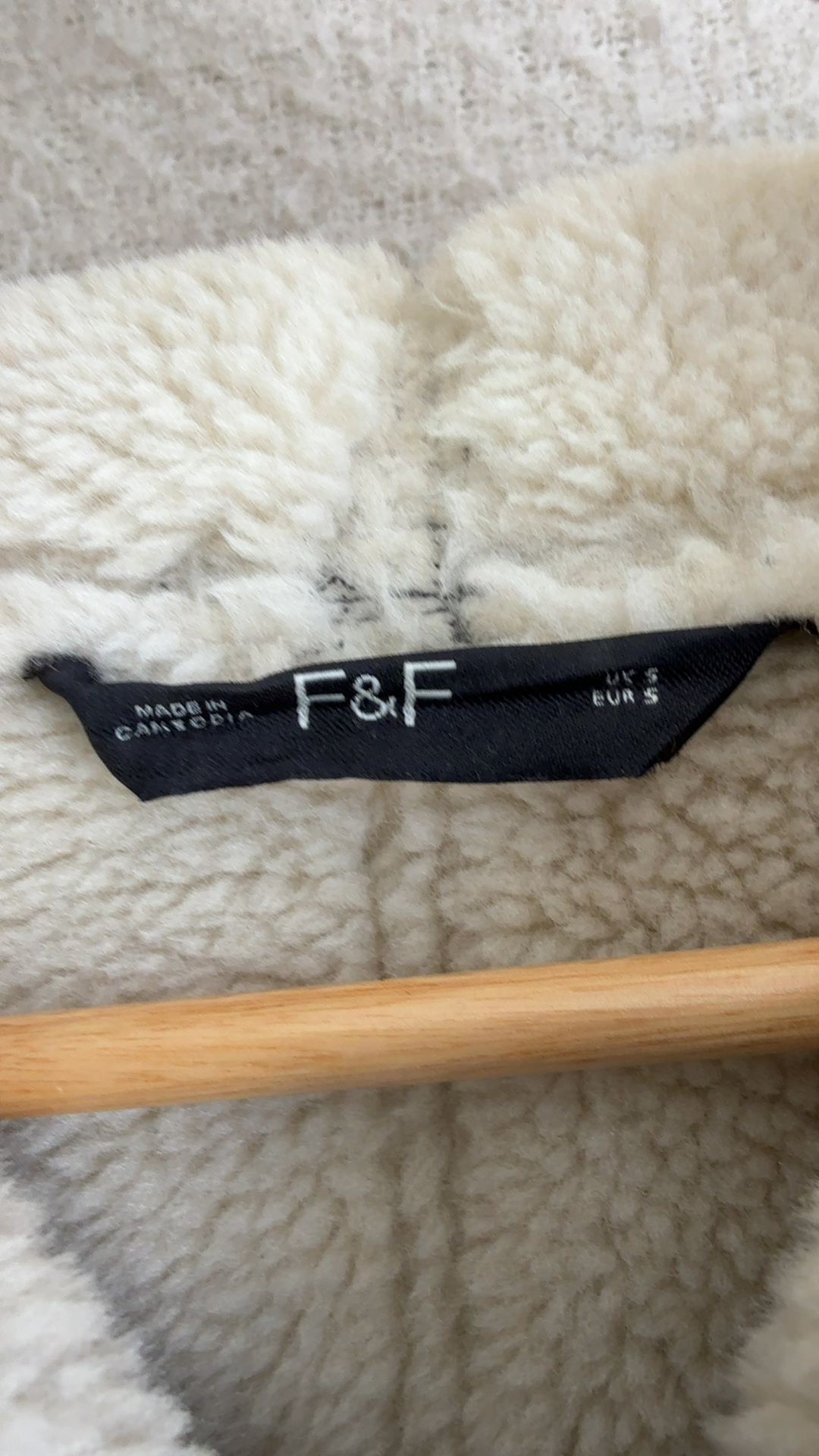 F&F Black Faux Shearling Jacket UK Small Beige Collar & Cuffs Winter Coat image 3