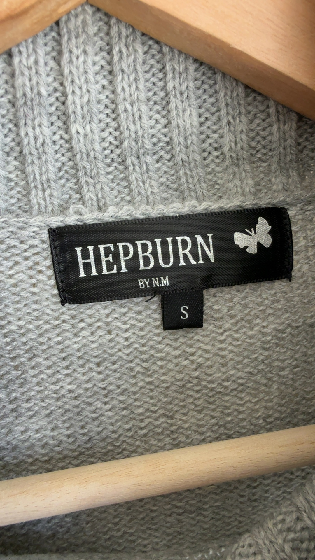 Hepburn Grey Cable Knit Acrylic Turtleneck Sweater UK Small Stylish Fit image 3