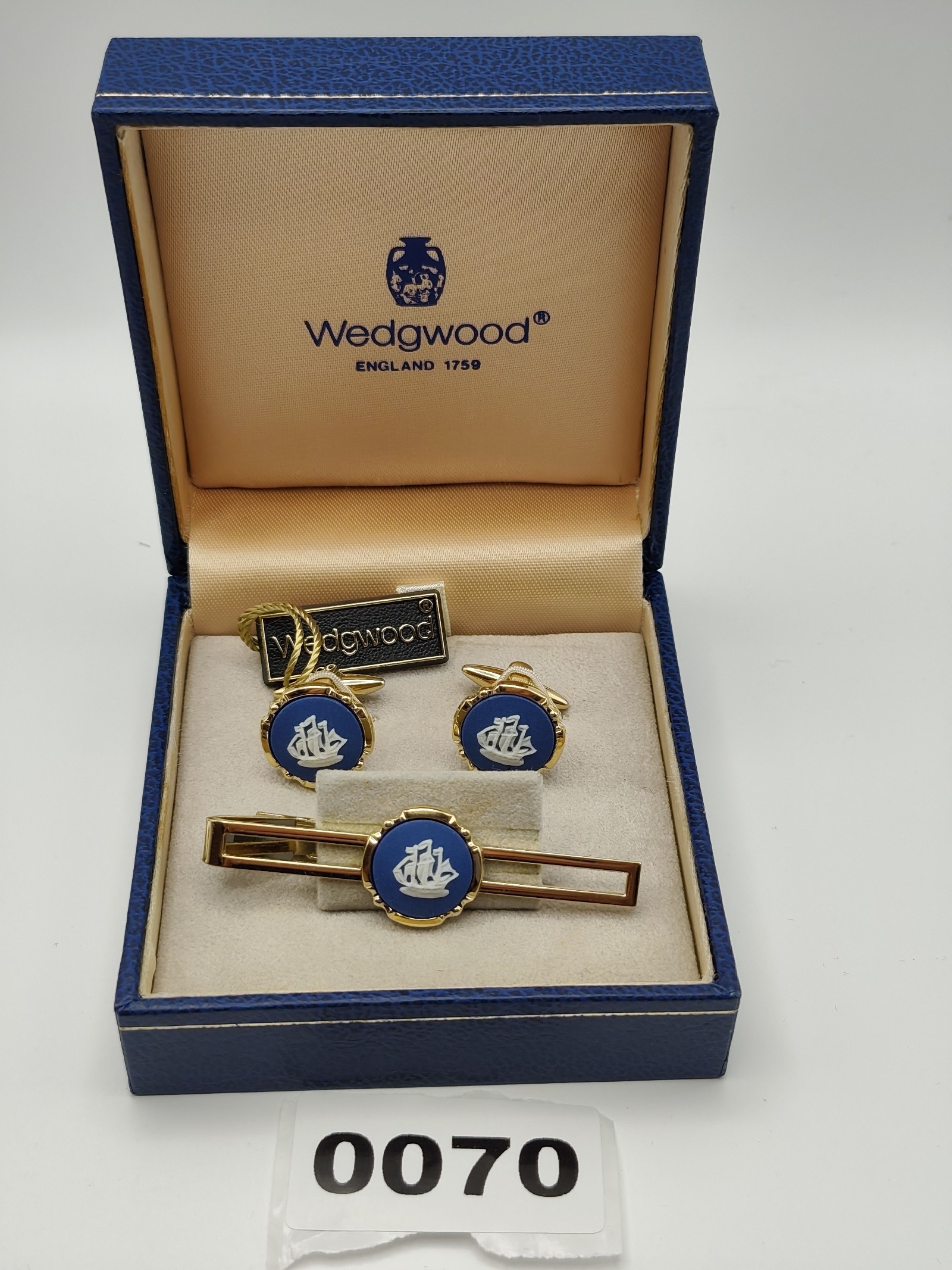 Wedgwood Blue & White Ship Cufflinks & Tie Clip Set Men Other