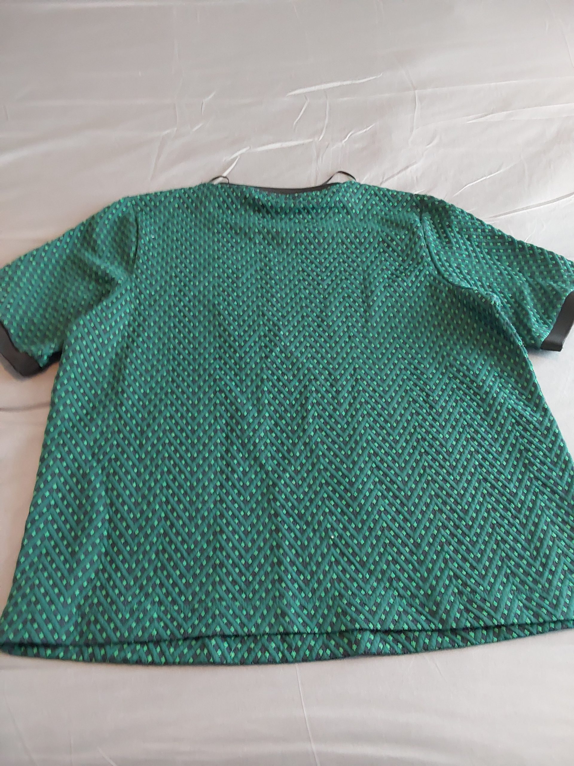 Gallery Green & Black Patterned Short Sleeve Top Medium BNWT image 3