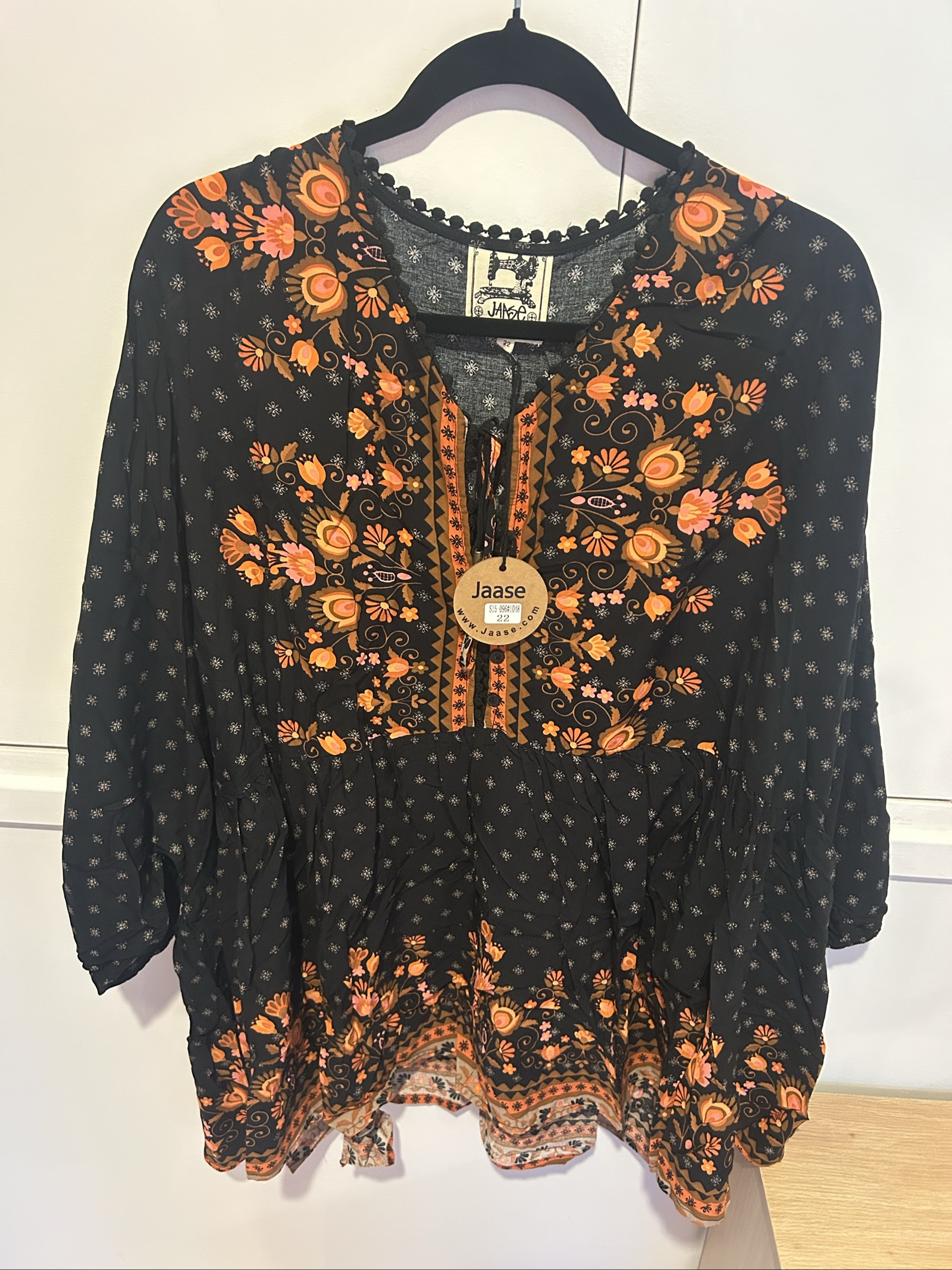 Jaase Women's Black & Orange Floral Boho Top Size 22 image 2