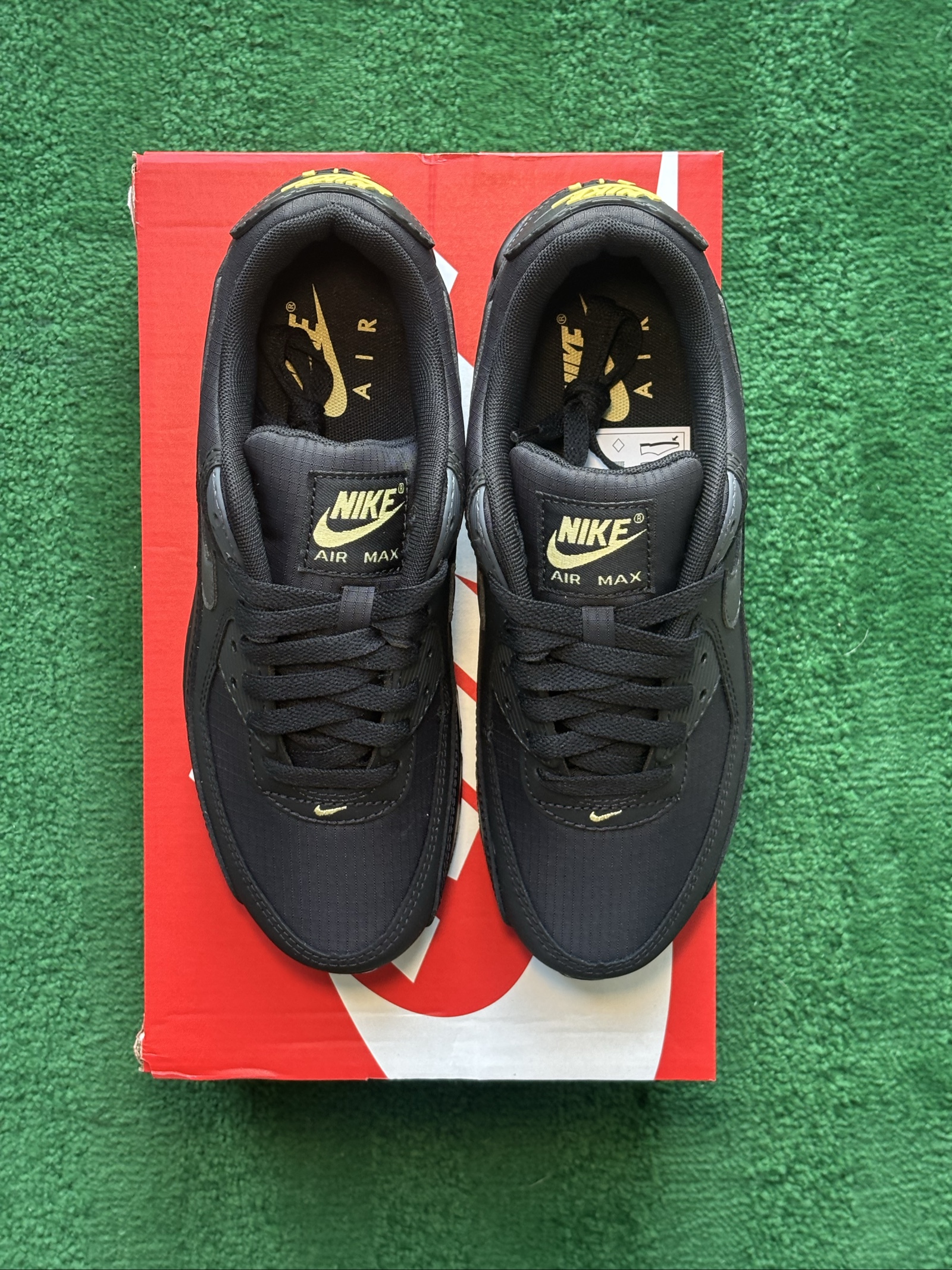 UK 6 Nike Air Max 90 | Black Buff Gold Batman IB7680-001 | New image 4