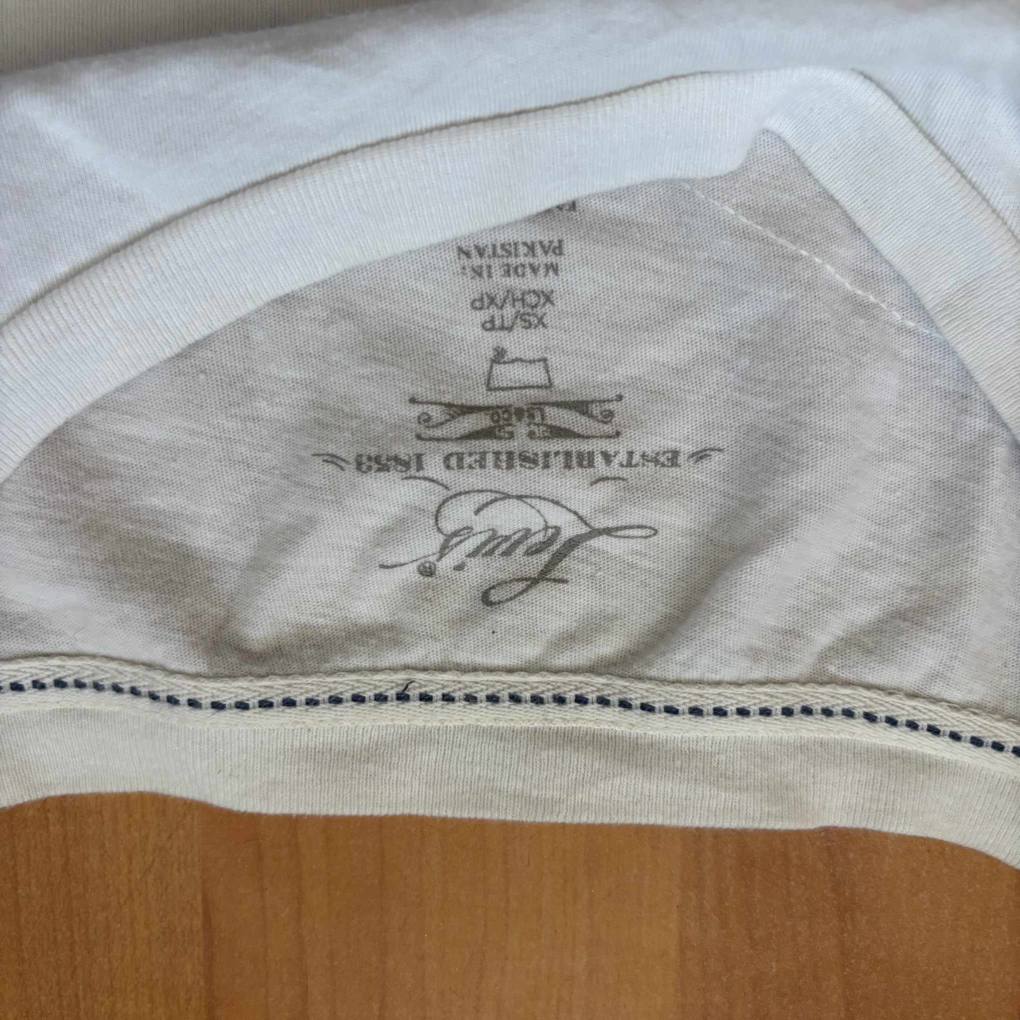 Levi's White & Navy Reversible Women's T-Shirt XS image 2
