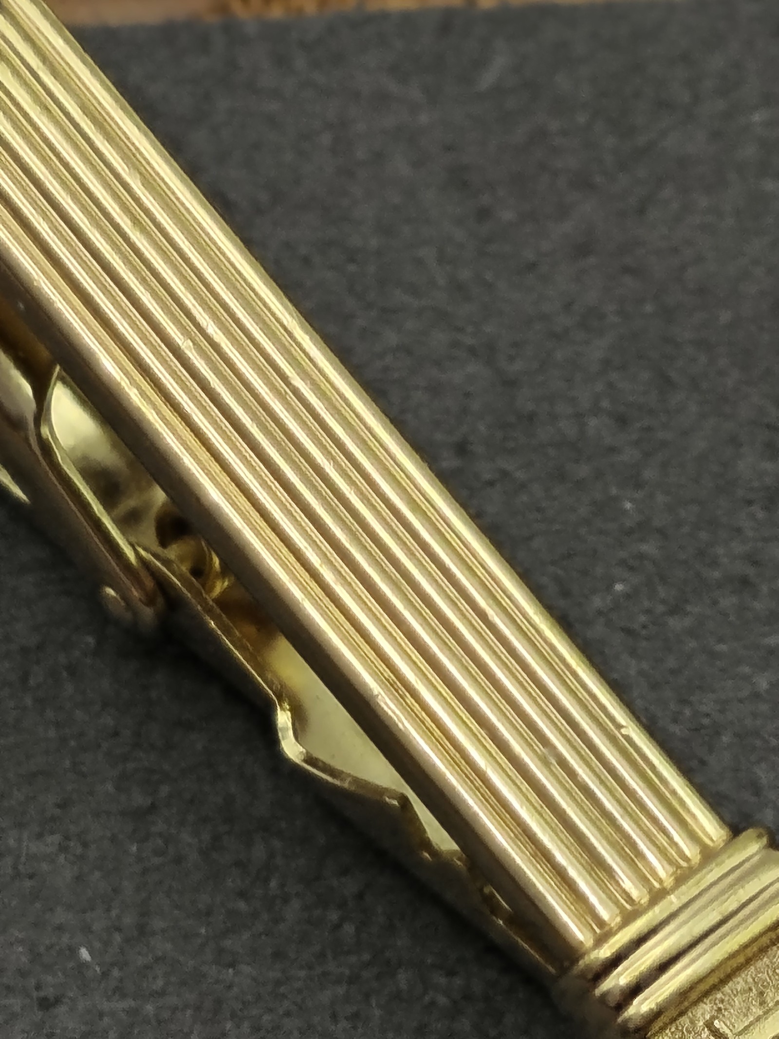 Christian Dior Men's Gold Tone Ribbed Tie Clip image 5