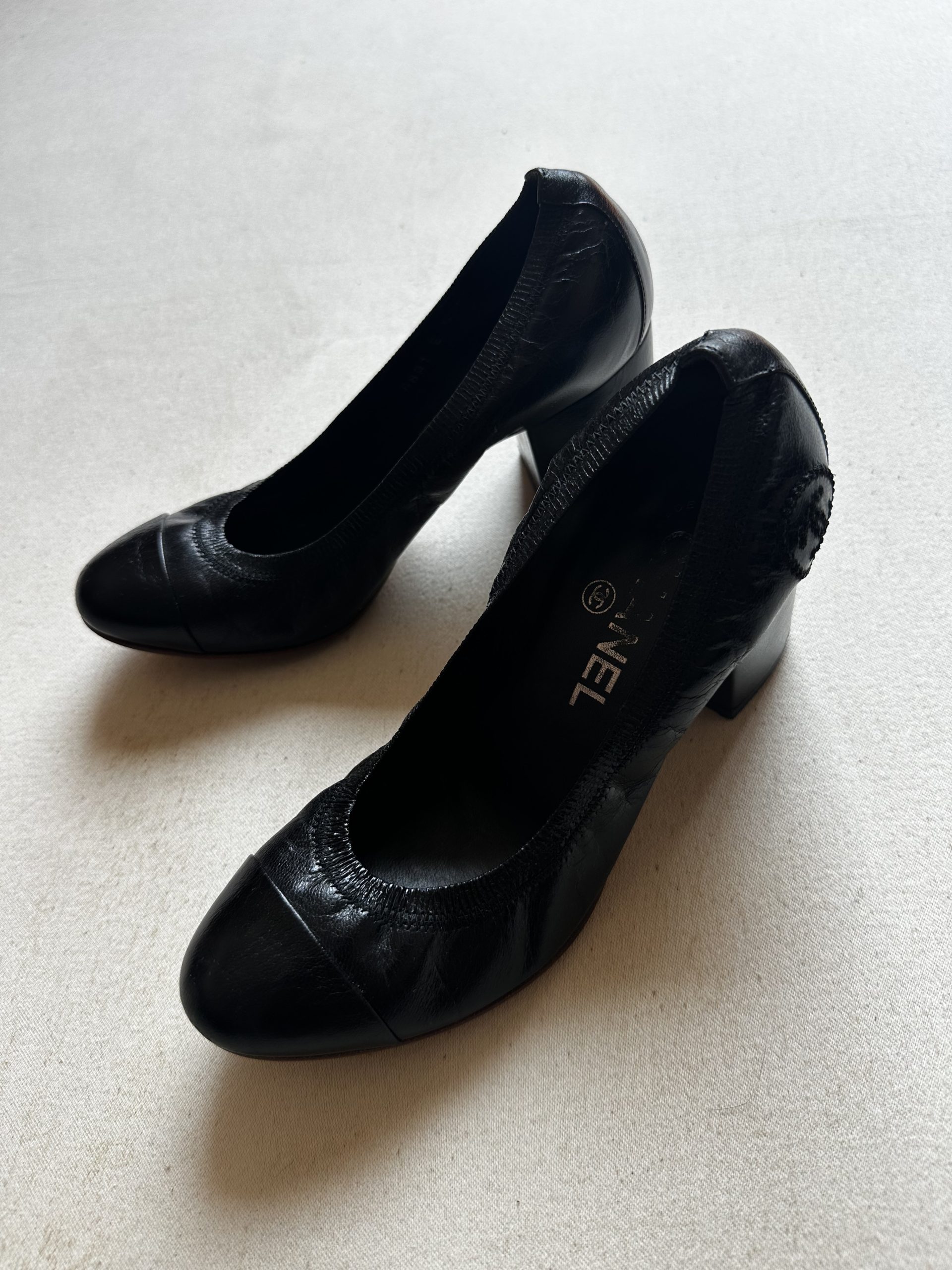 Chanel Women's Black Leather Heeled Pumps EU 37 image 2