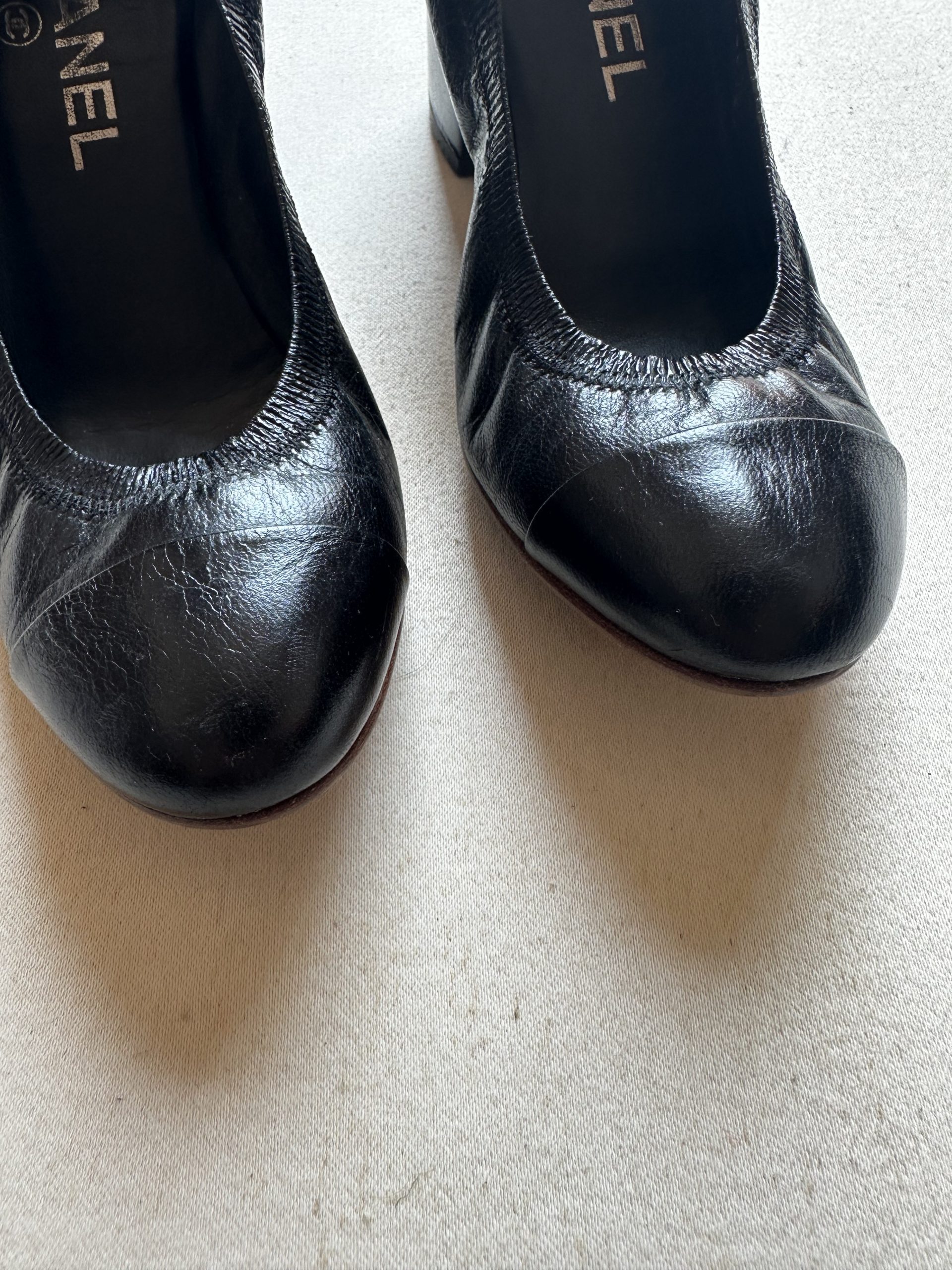 Chanel Women's Black Leather Heeled Pumps EU 37 image 10