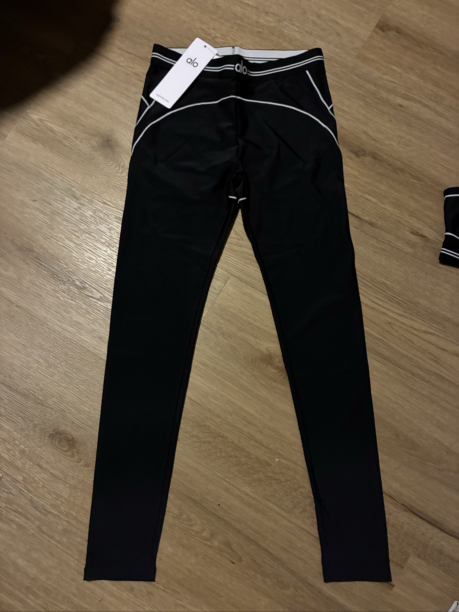 Alo Black & White Women's Yoga Set Small Sports Bra & Leggings image 4