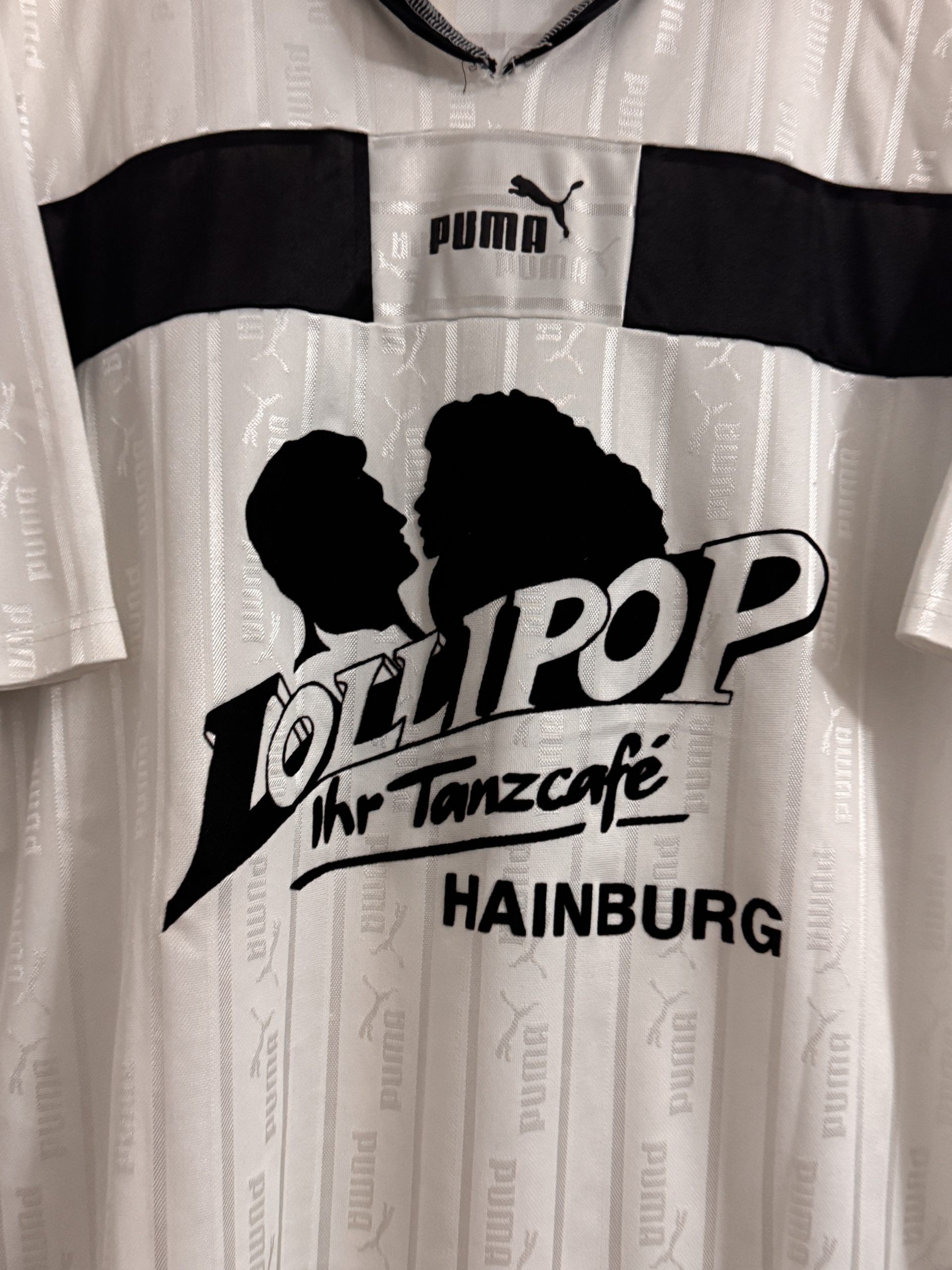 Puma White & Black Vintage Logo Polo Shirt Large. 3081 image 2