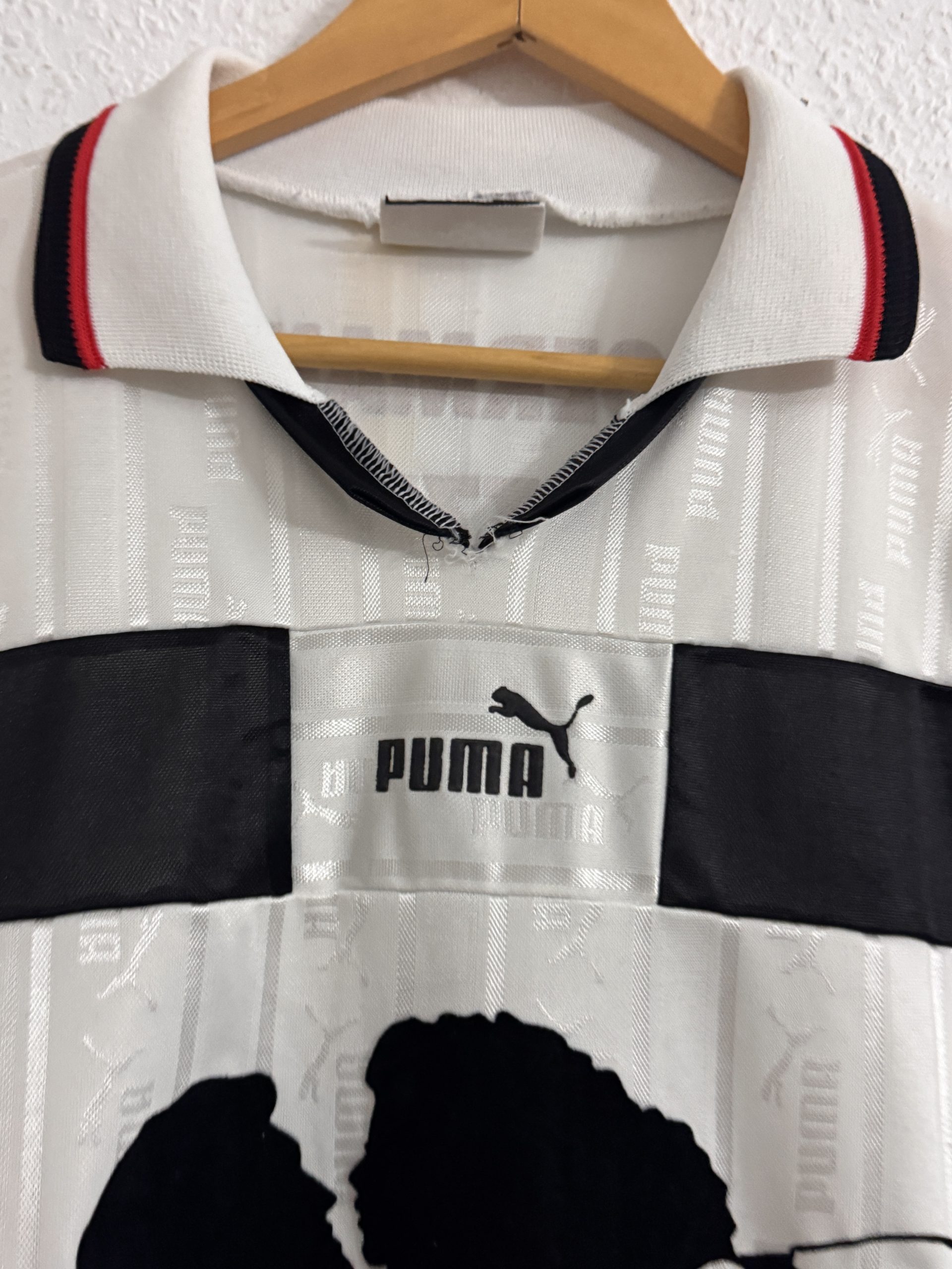 Puma White & Black Vintage Logo Polo Shirt Large. 3081 image 3