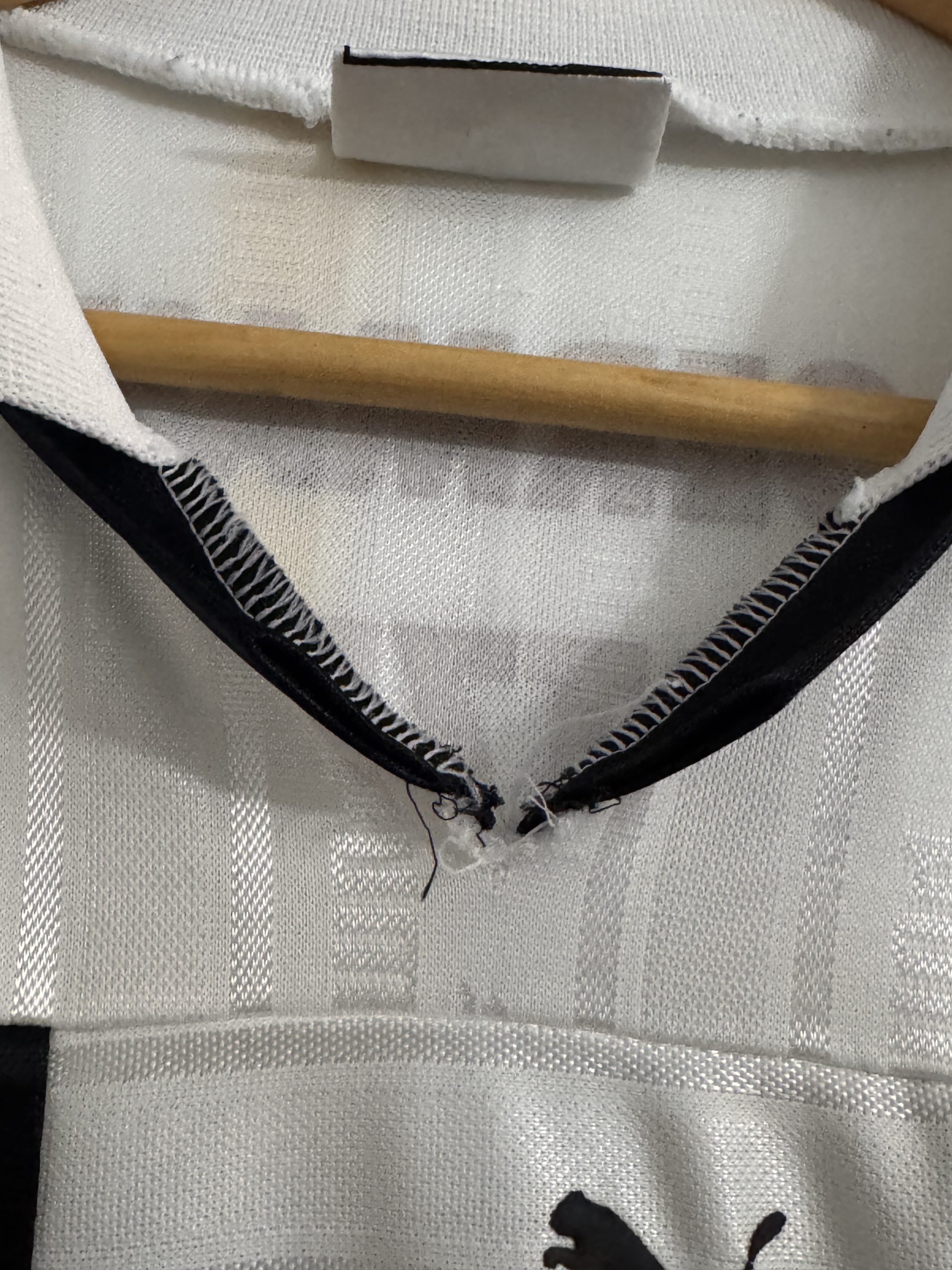 Puma White & Black Vintage Logo Polo Shirt Large. 3081 image 6