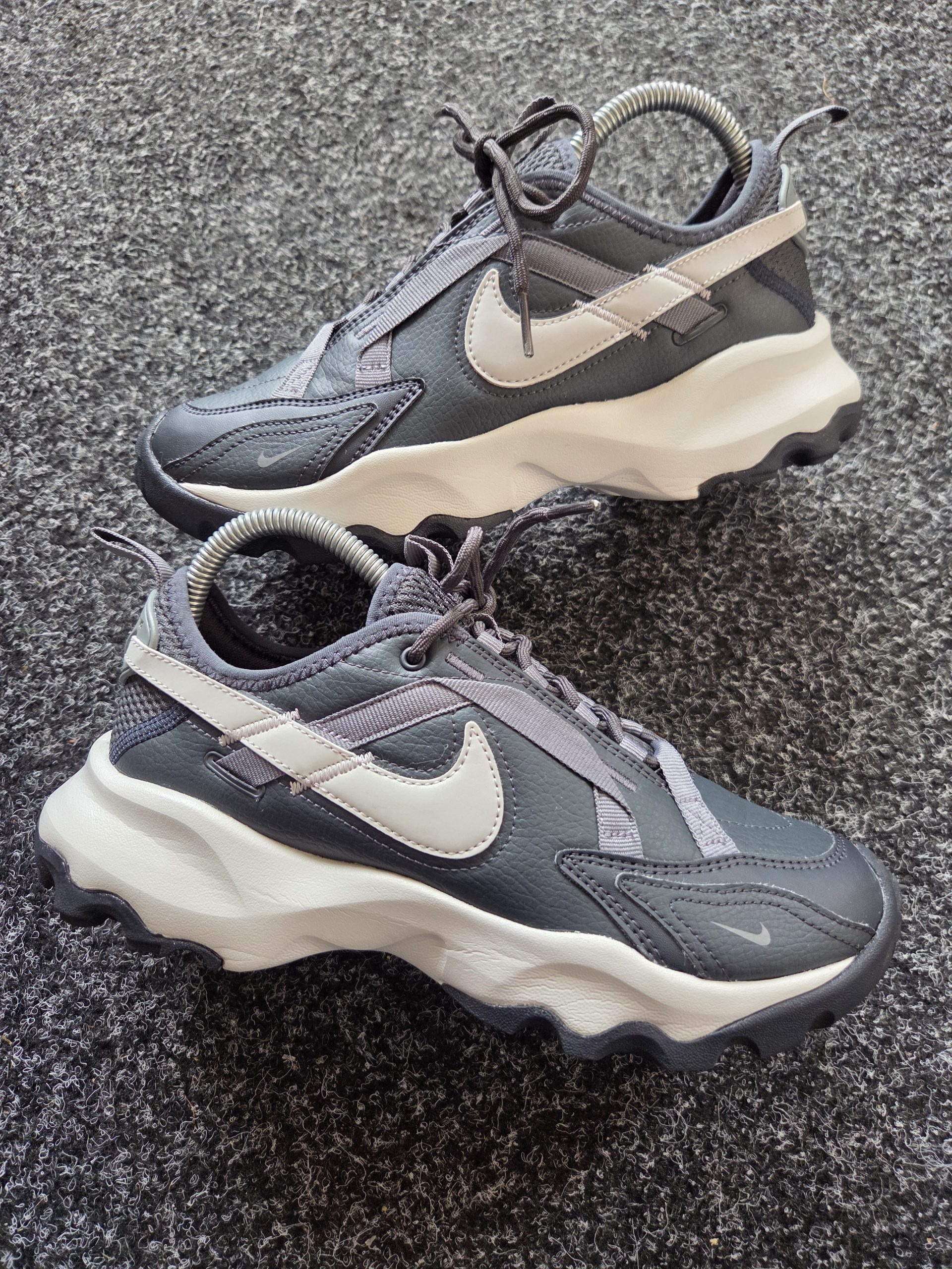 Nike TC 7900 Anthracite Platinum Tint Women’s UK 5 Trainers