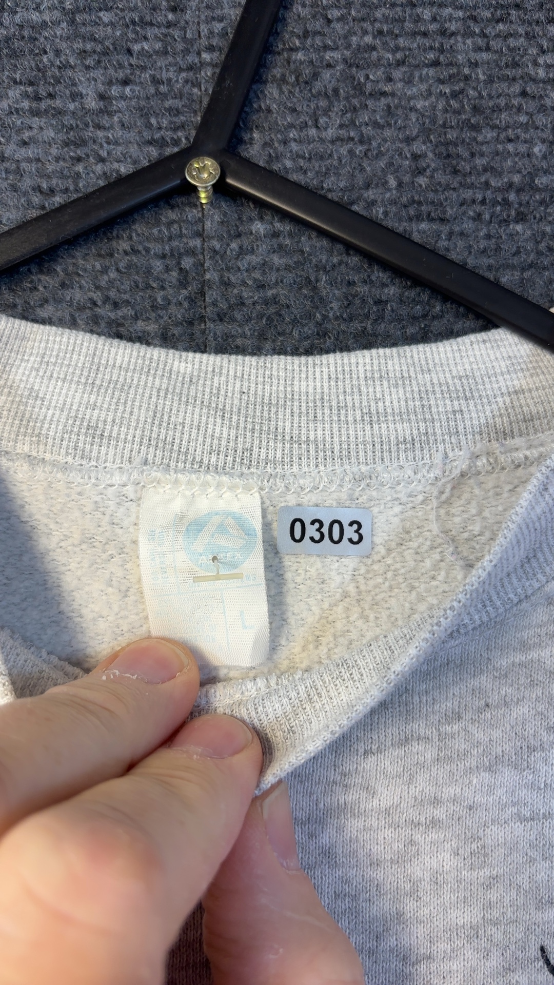 Unbranded Grey Desert Shield Graphic Sweatshirt Large good condition image 7