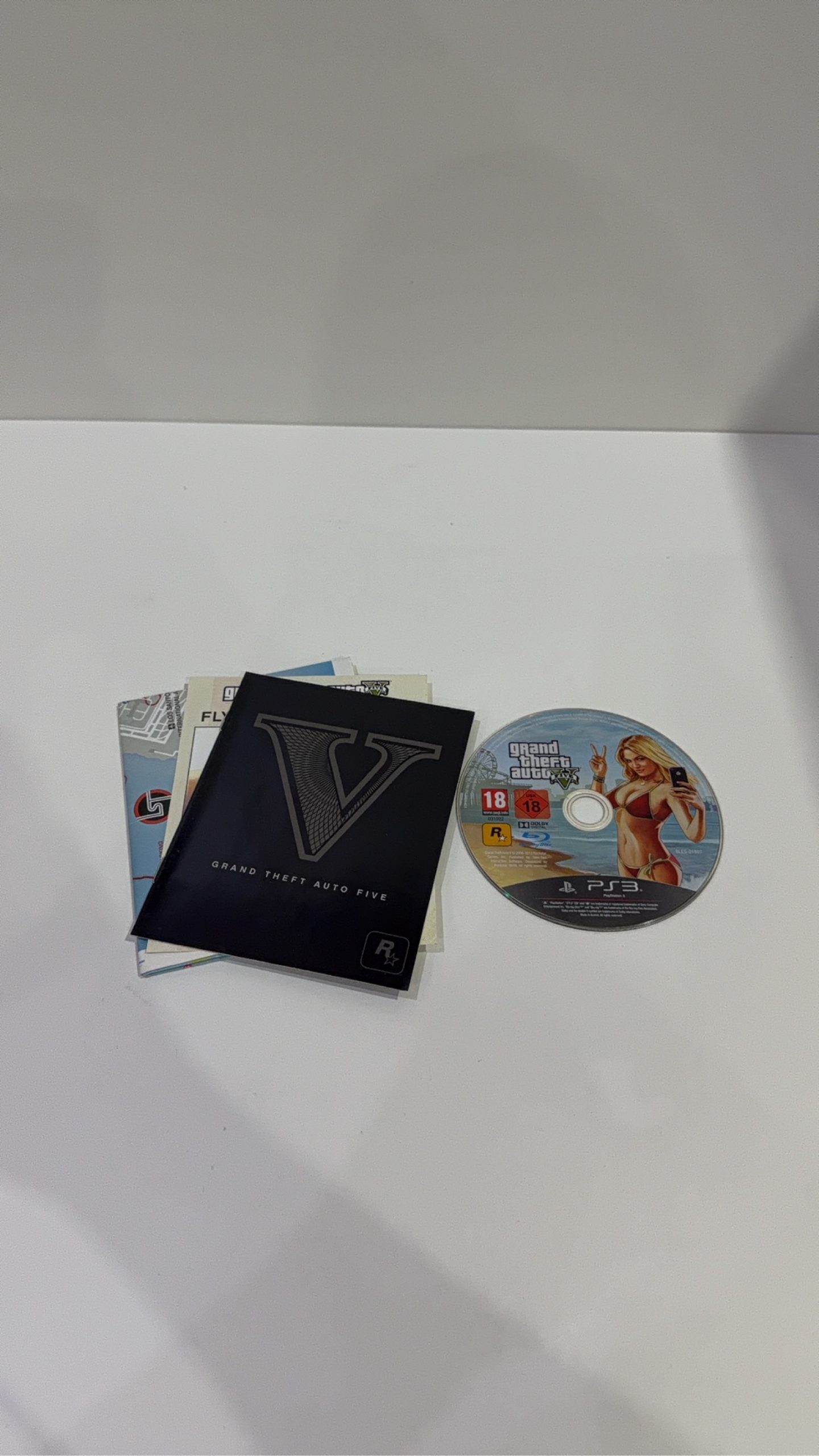 Grand Theft Auto V Sony PlayStation 3 PS3 Complete With Manual + Map PAL UK image 2
