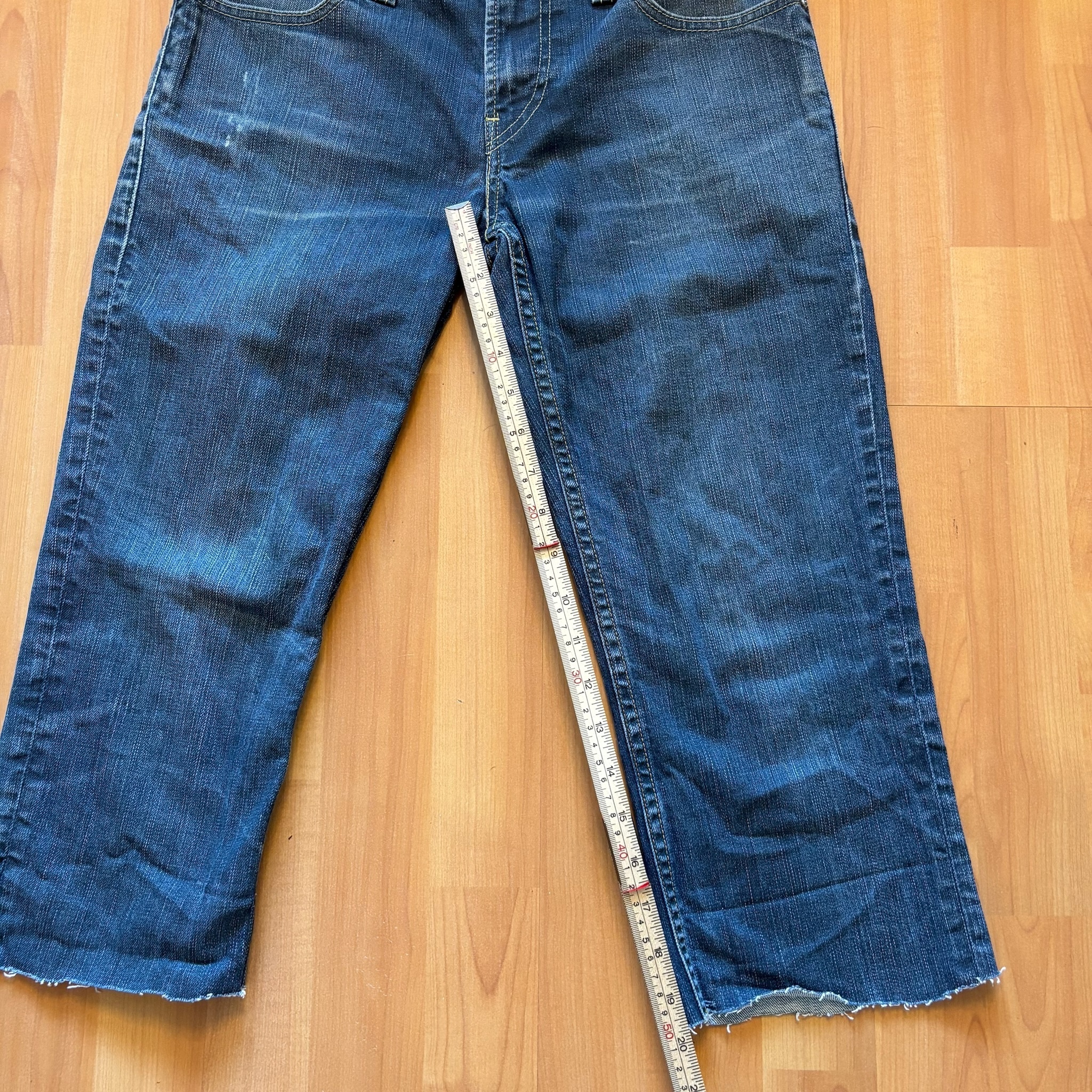 Vintage Levi's Blue 511 Capri 3/4 length Jeans 34 Waist Distressed Hem image 7