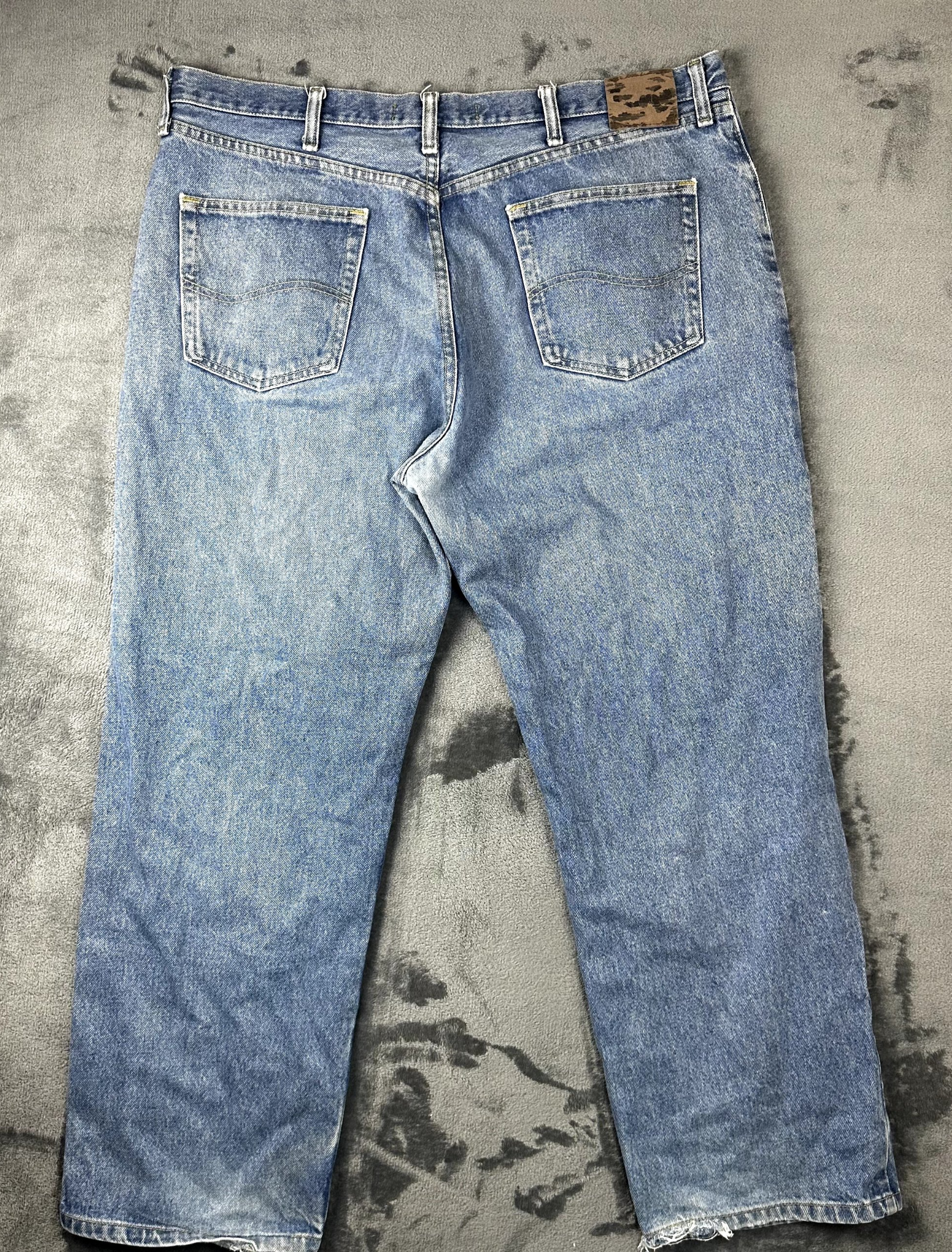 Lee Men’s Blue Relaxed Fit Straight Leg Jeans W40 L27 Mid Wash image 3