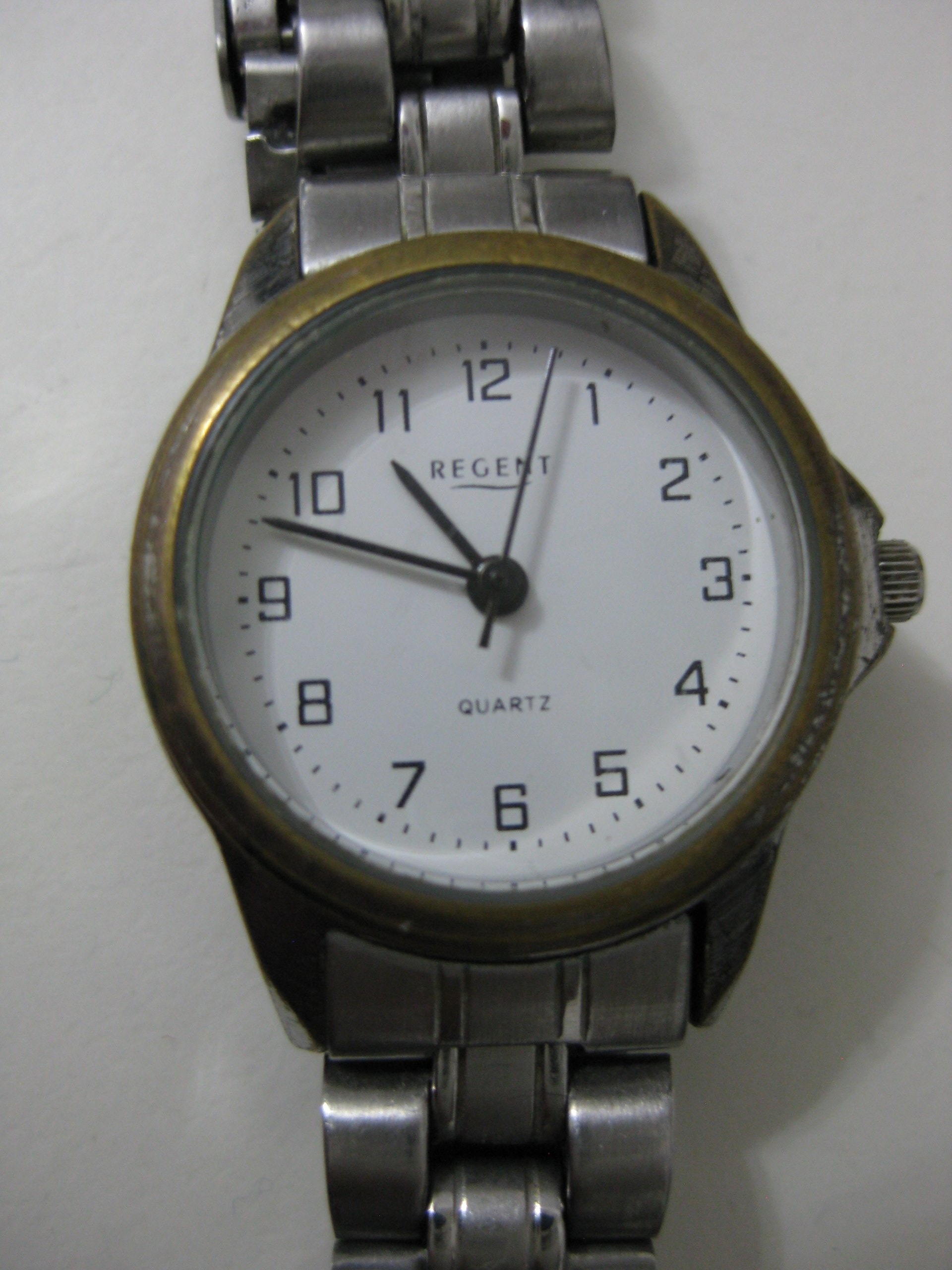 Regent Silver Tone Quartz Wristwatch White Dial Unisex image 2