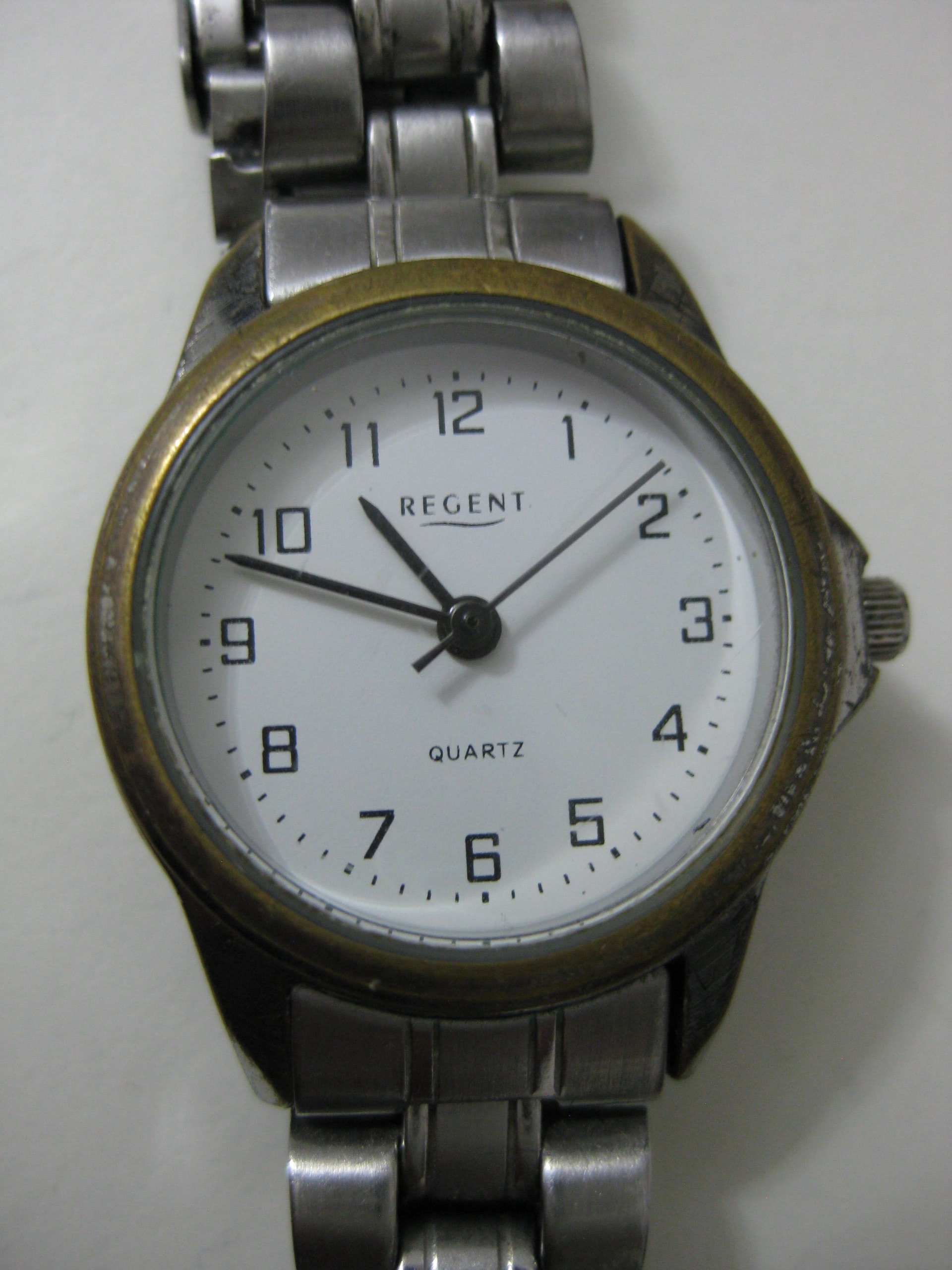 Regent Silver Tone Quartz Wristwatch White Dial Unisex image 7
