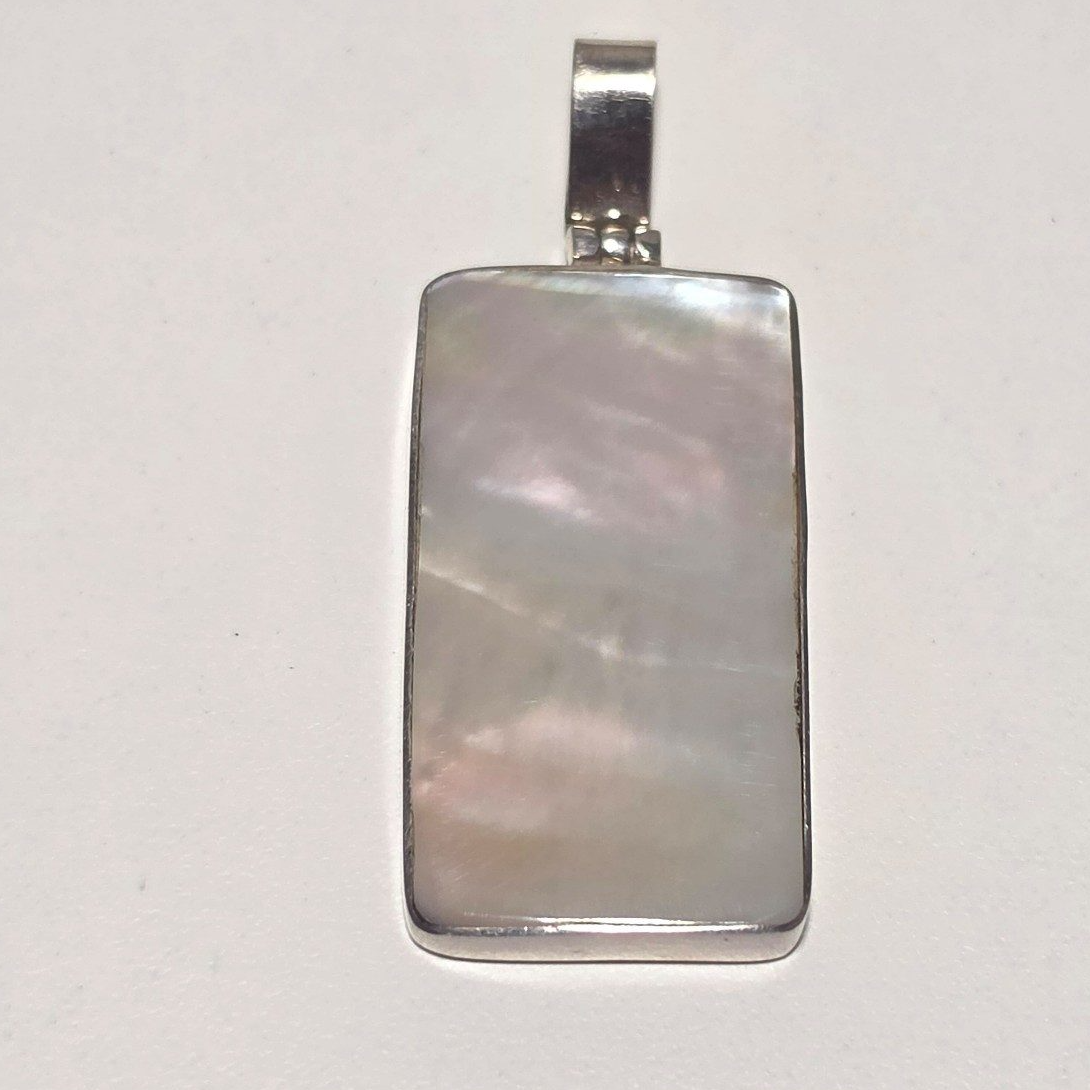 925 sterling silver mother of pearl Pendant. B6