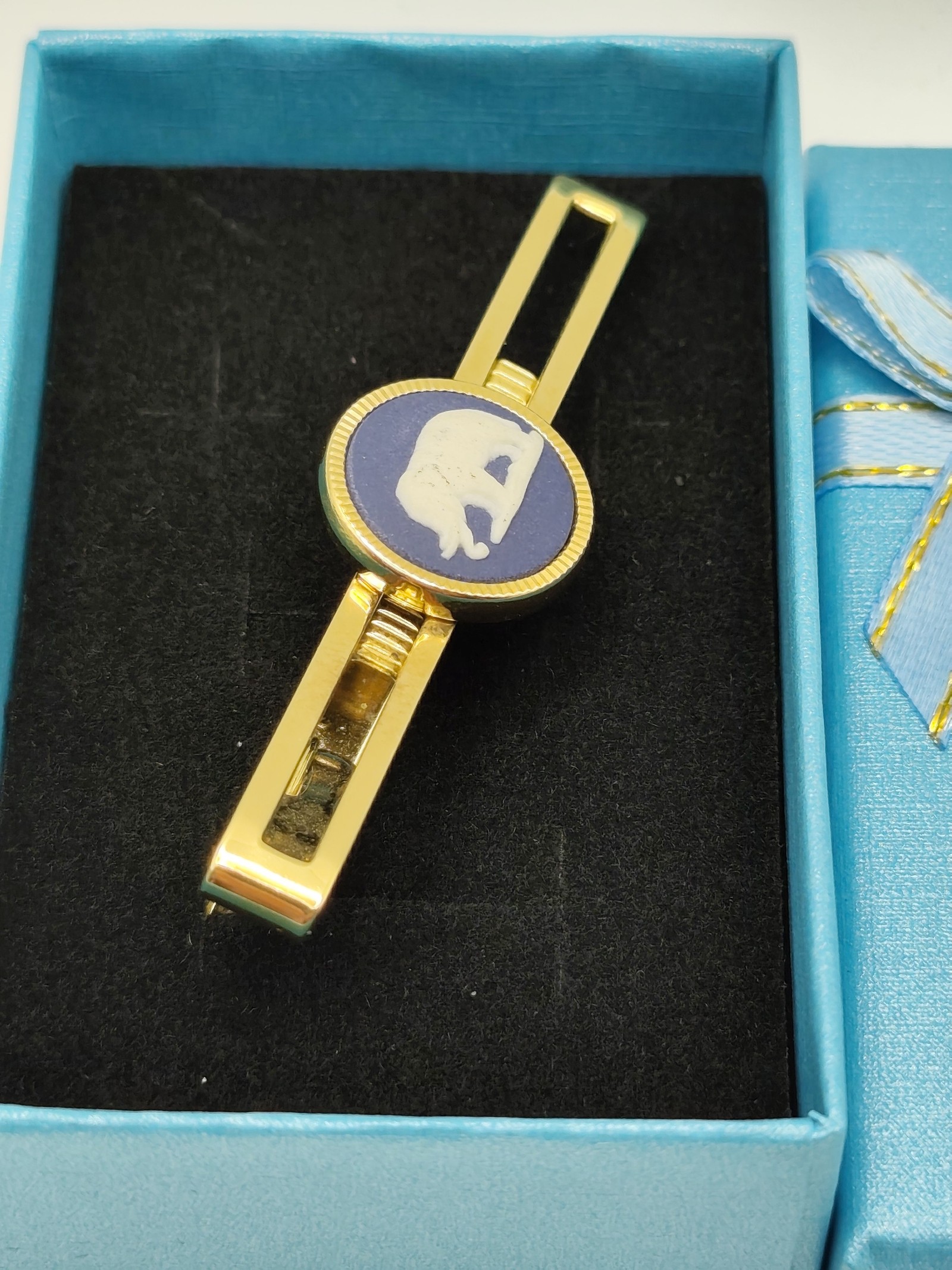 Wedgwood Men's Gold & Blue Jasperware Bear Tie Clip image 2