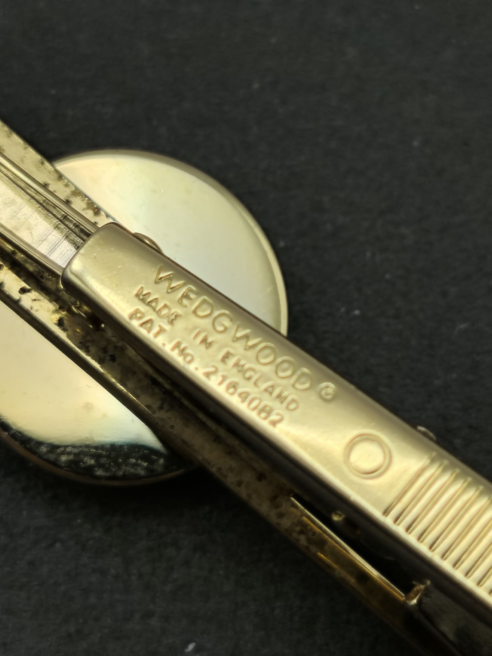 Wedgwood Men's Gold & Blue Jasperware Bear Tie Clip image 3