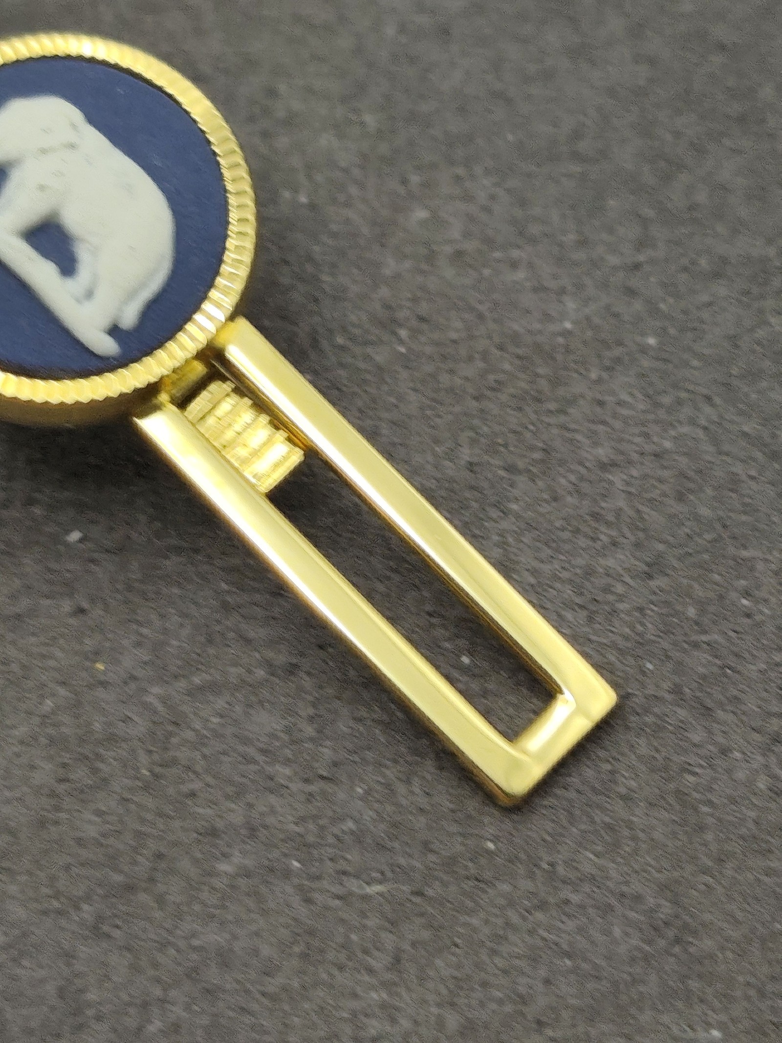 Wedgwood Men's Gold & Blue Jasperware Bear Tie Clip image 5