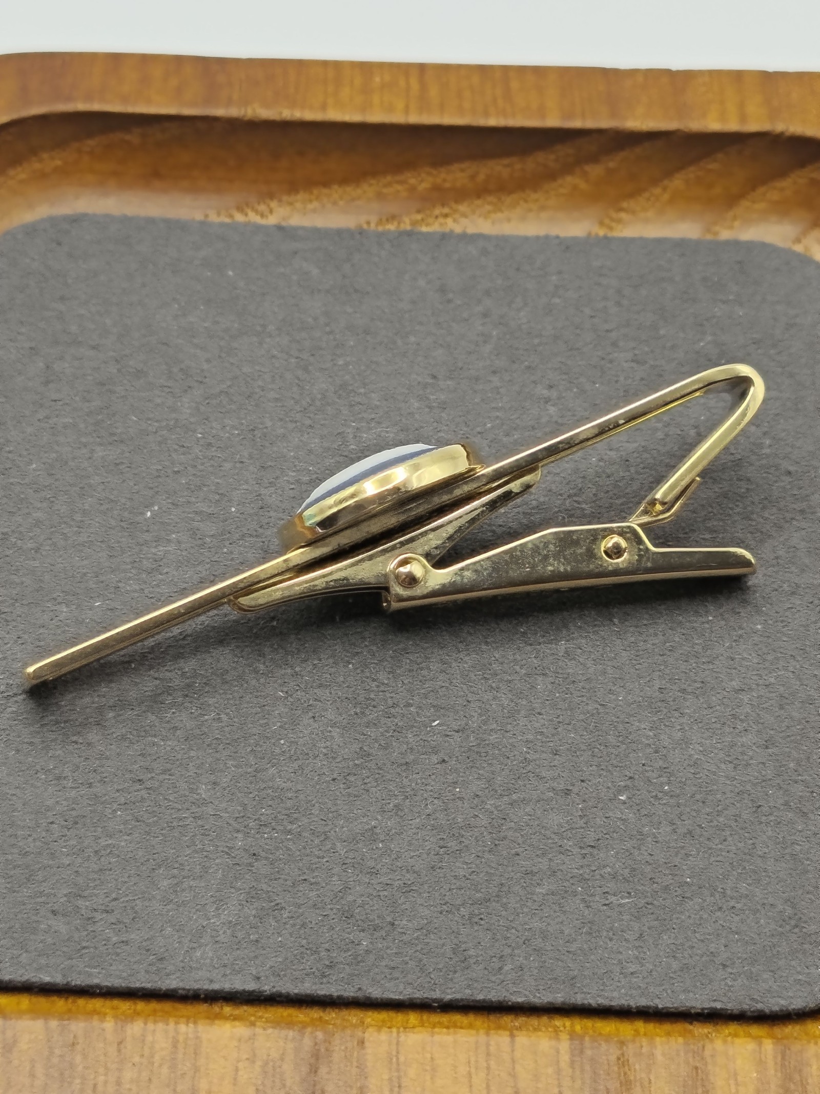 Wedgwood Men's Gold & Blue Jasperware Bear Tie Clip image 10
