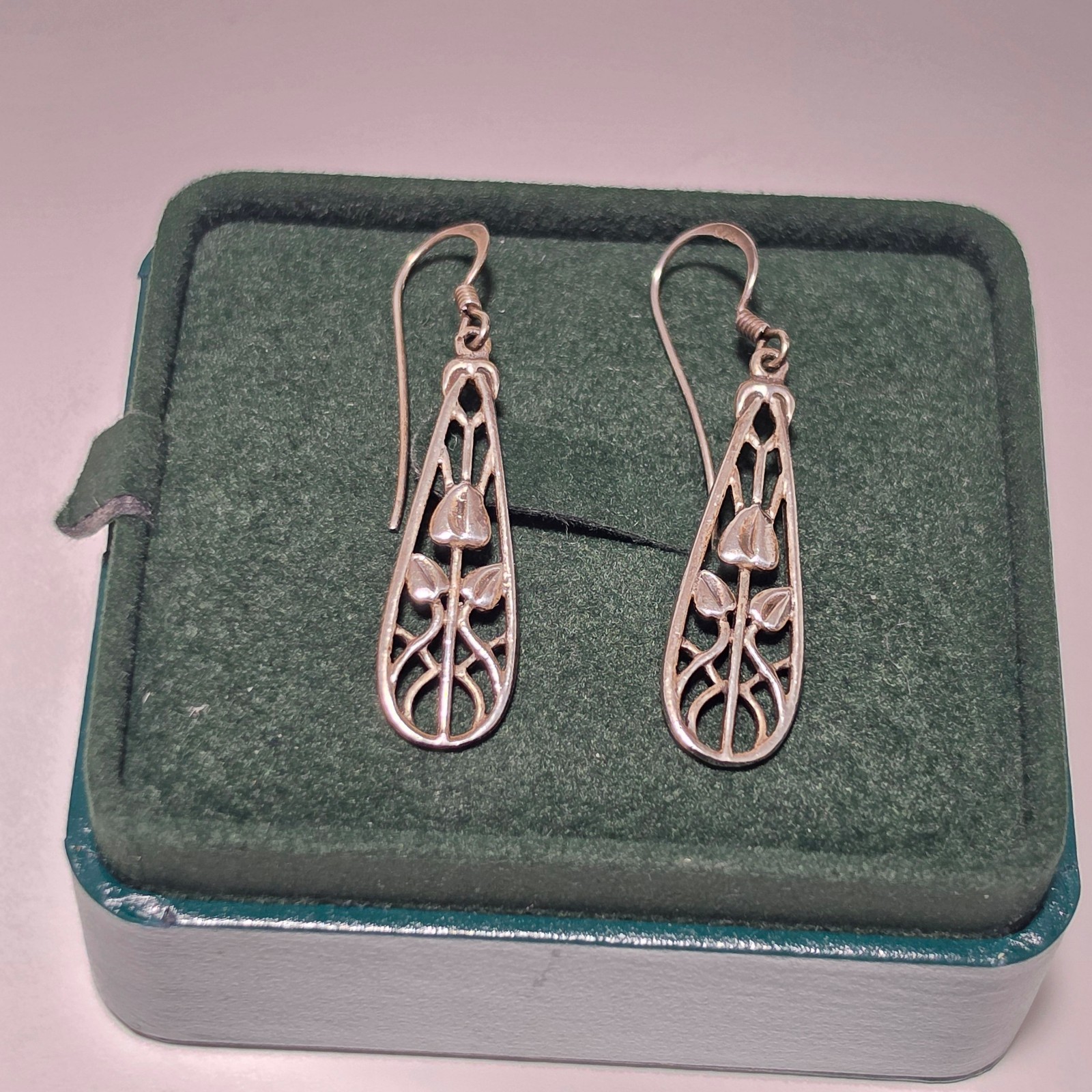 925 Silver Floral Dangle Earrings.b3