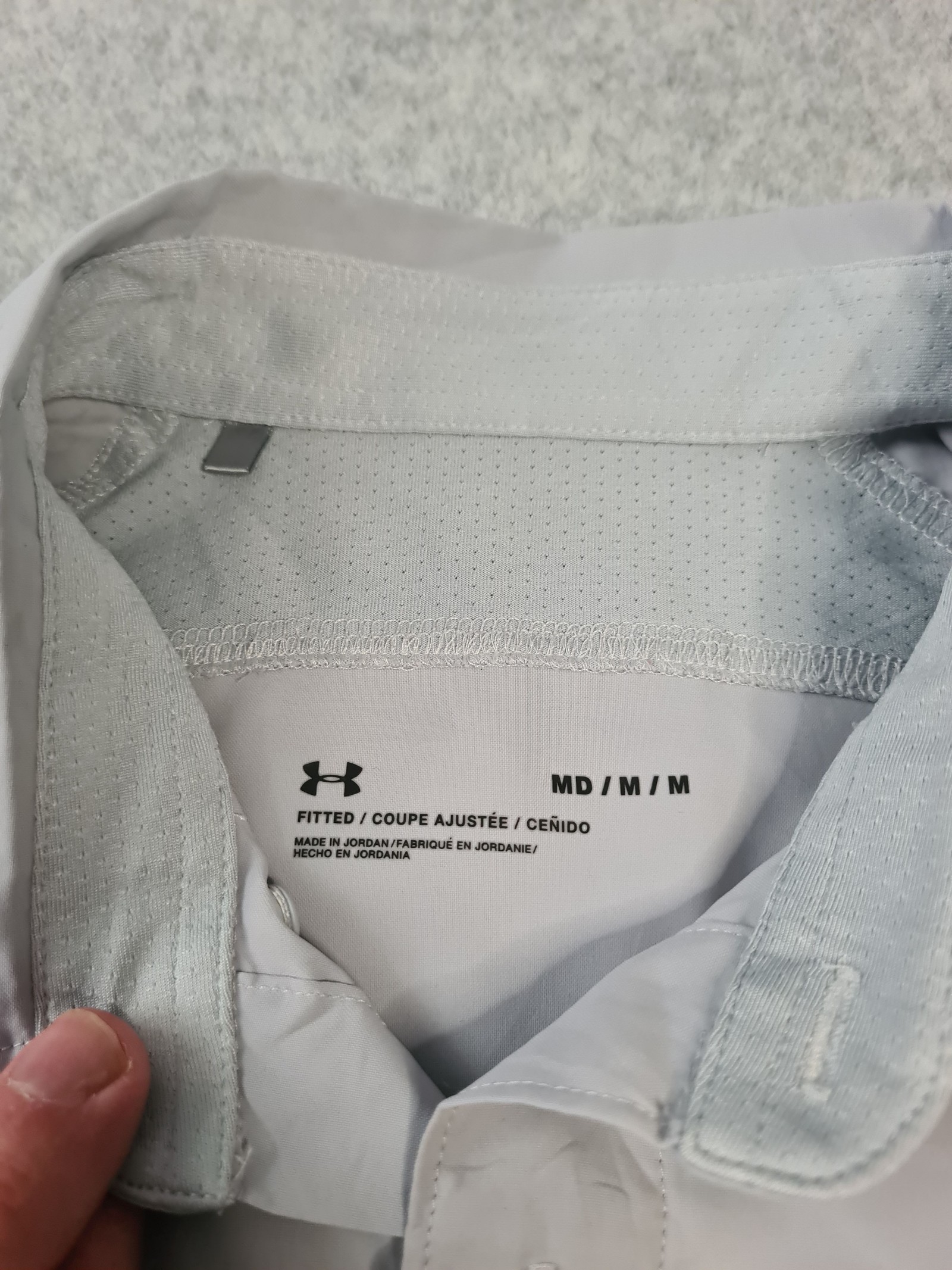 Under Armour Men’s Grey Fitted Short Sleeve Shirt Medium image 3