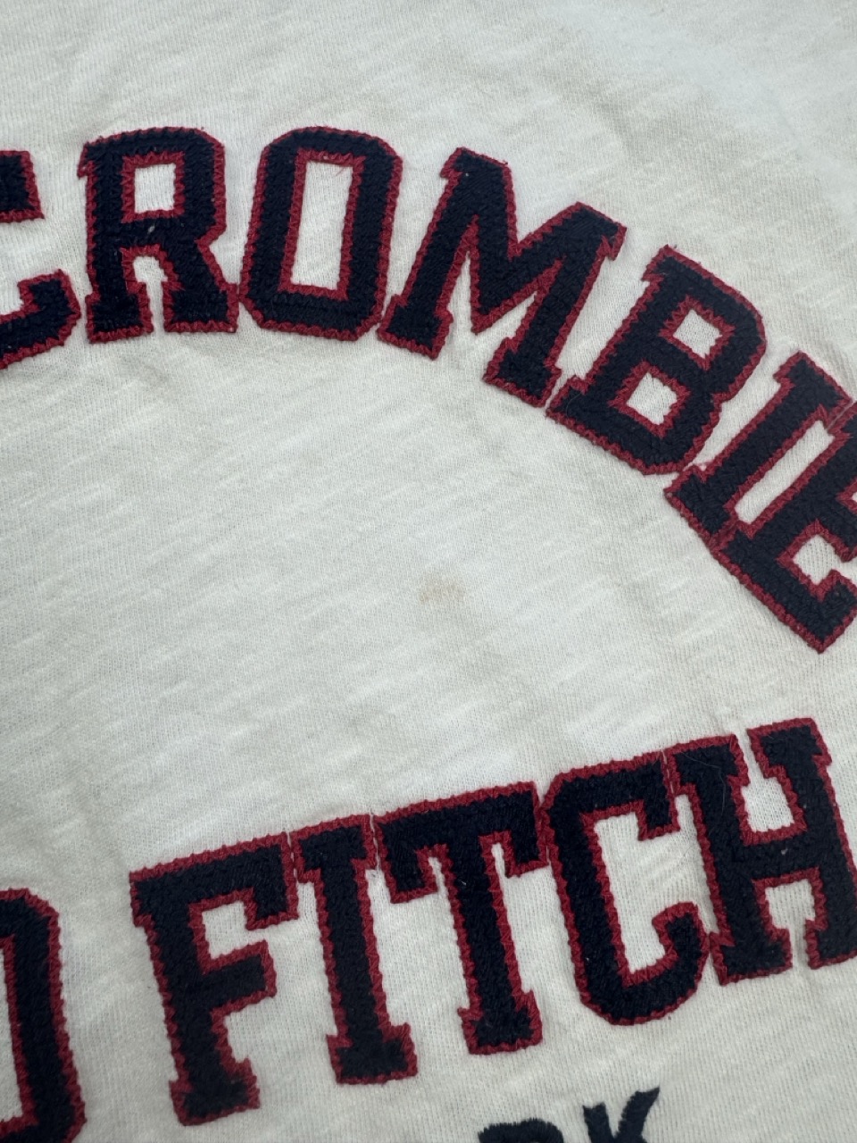 Abercrombie & Fitch White Logo T Shirt Men’s M Distressed Patchwork image 3
