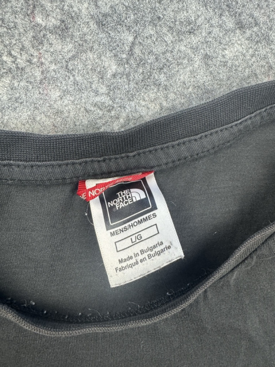 The North Face Black Logo T Shirt Men’s L/G Small Logo Front image 5