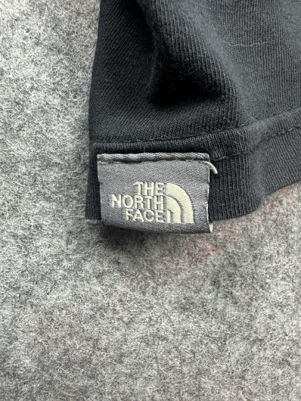 The North Face Black Logo T Shirt Men’s L/G Small Logo Front image 9
