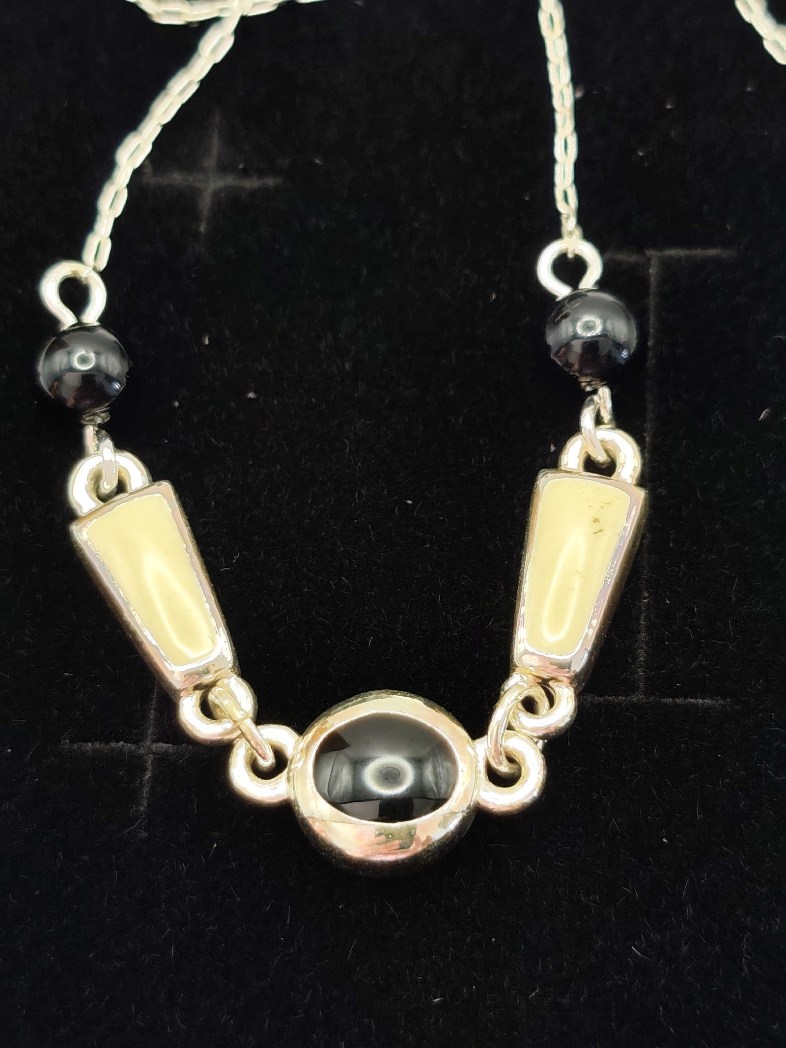 Monet Black & Gold Tone Necklace Unisex image 3