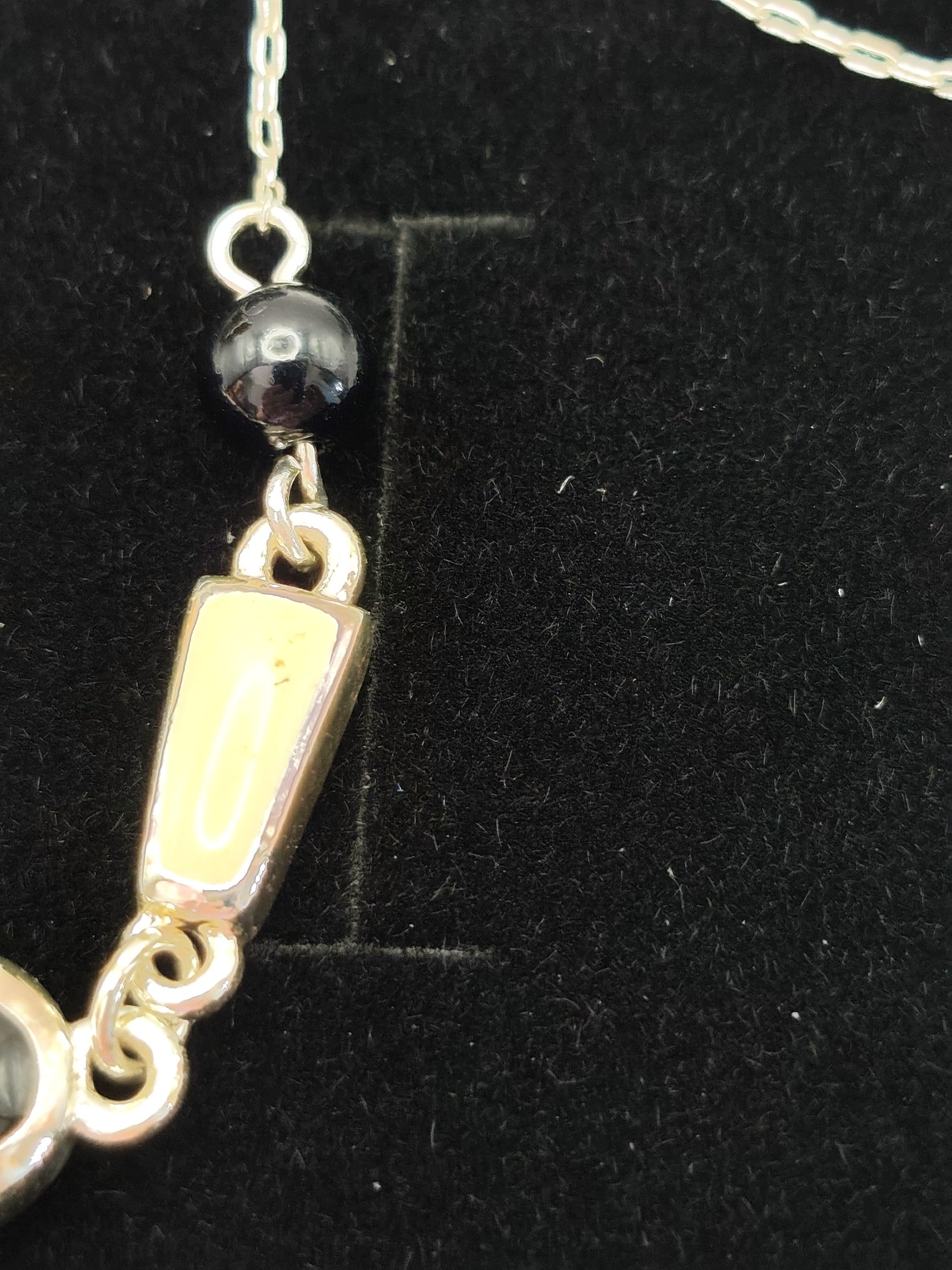 Monet Black & Gold Tone Necklace Unisex image 4