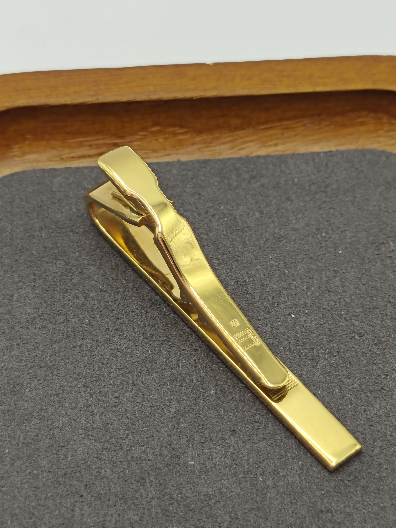 Dunhill Men's Gold Tone Textured Tie Clip image 8