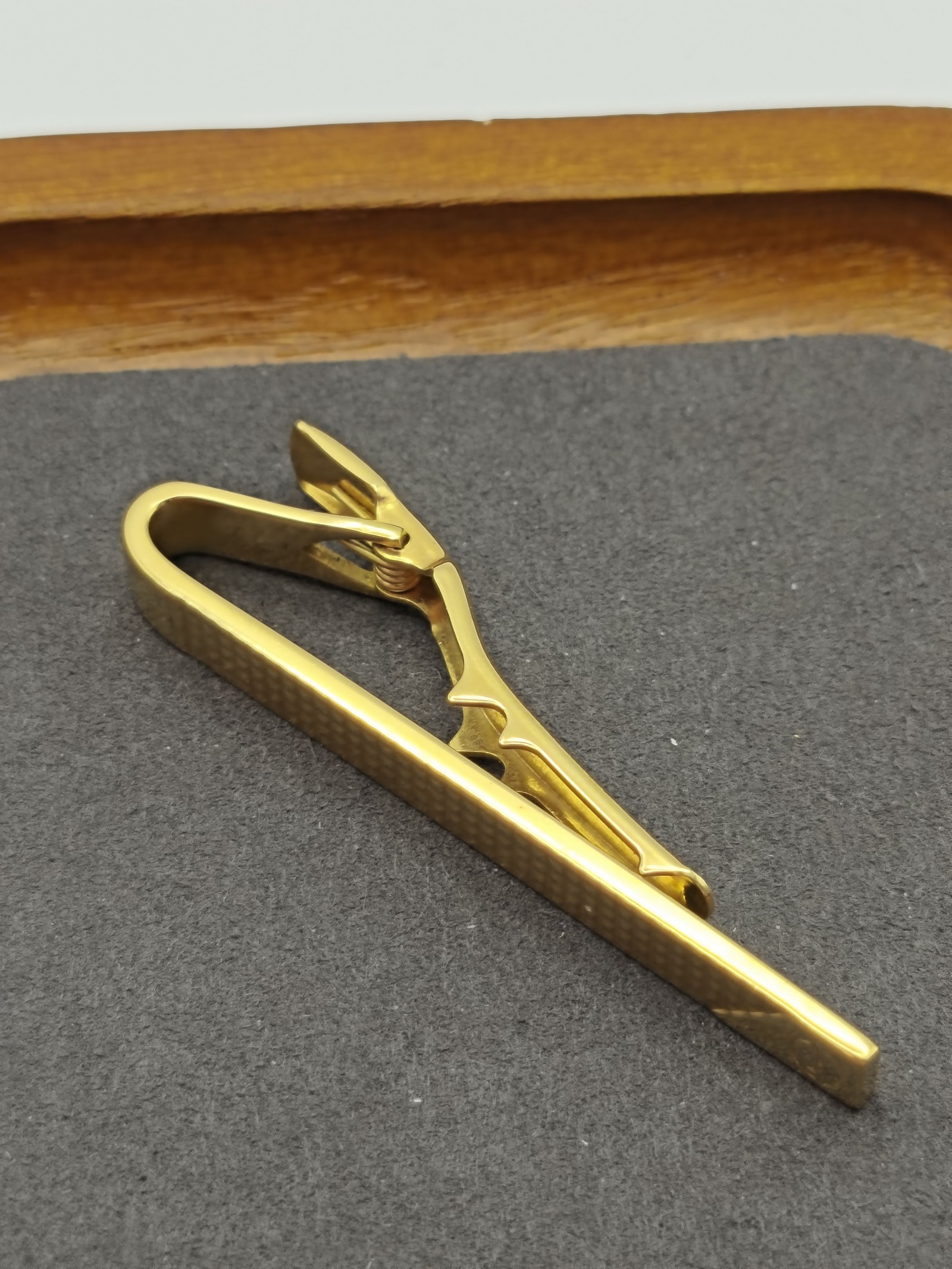 Dunhill Men's Gold Tone Textured Tie Clip image 10
