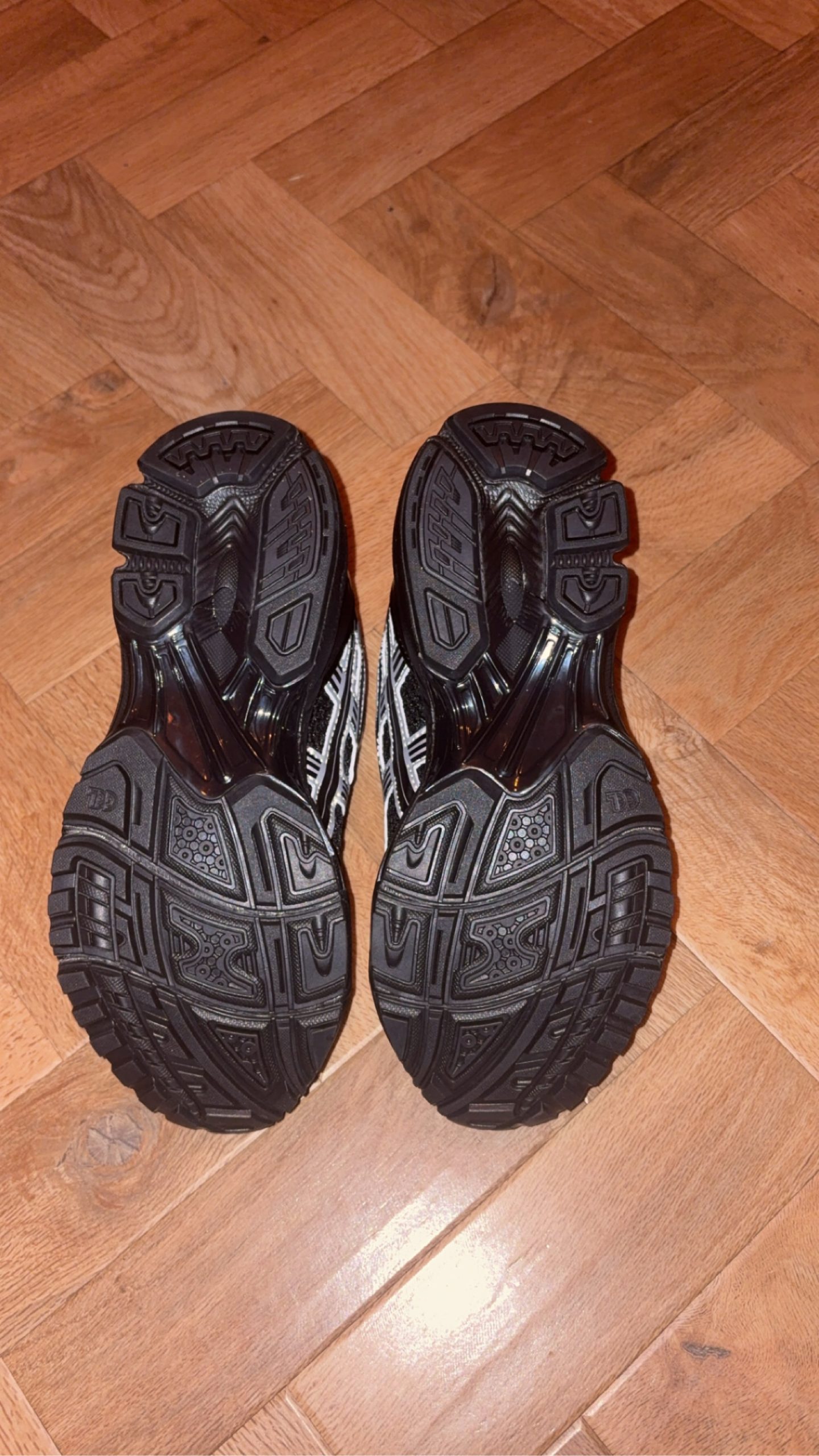 Asics Black & Silver Gel-Kayano 14 UK 7 Running Trainers image 4
