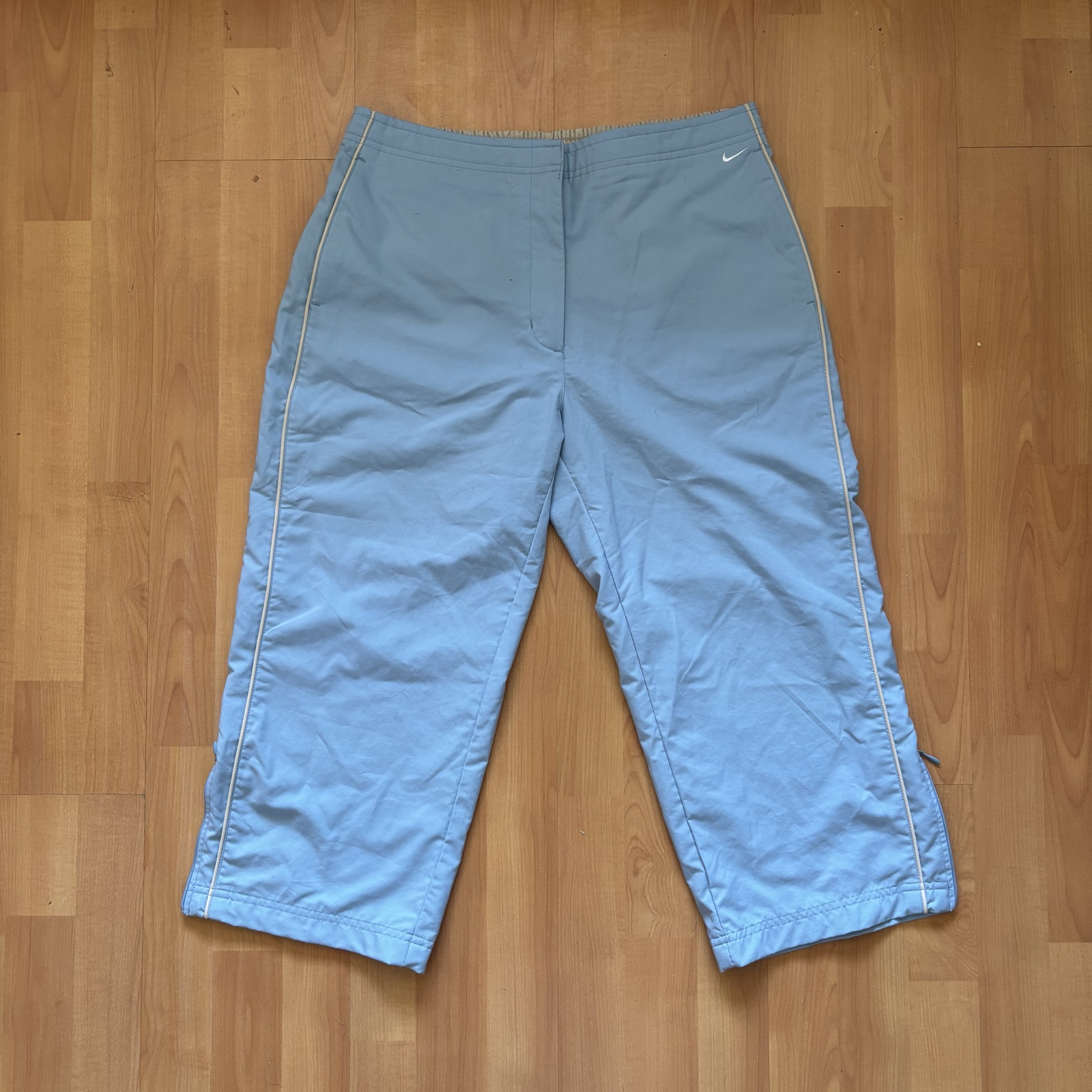Nike Blue & Beige Women's Size Large Sports Capri Pants
