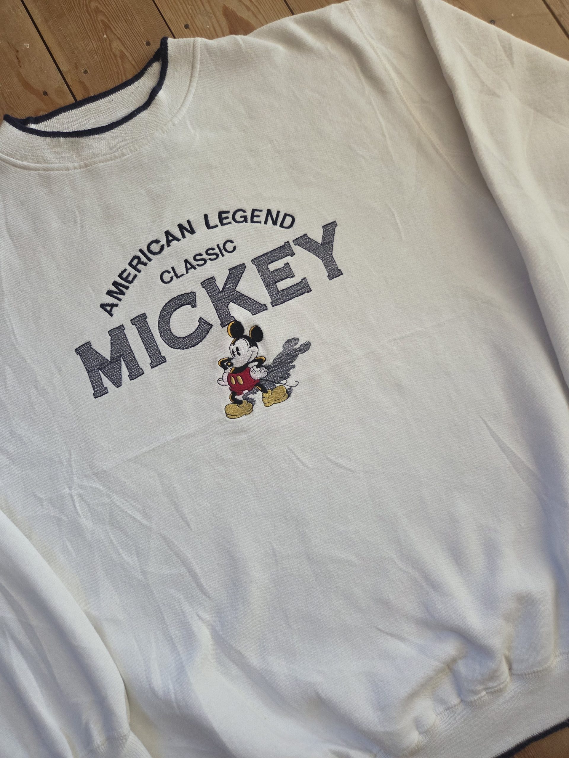 Mickey & Co. American Legend Classic Mickey Mouse 90s Sweatshirt White Unisex XL image 6