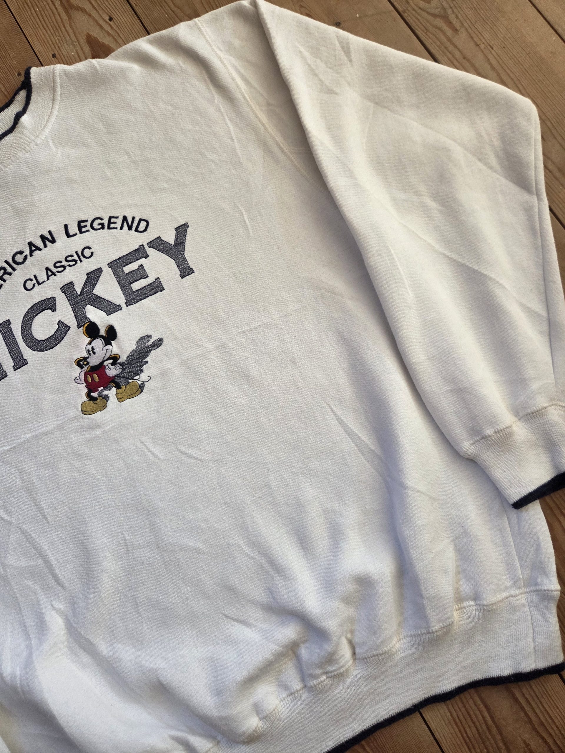 Mickey & Co. American Legend Classic Mickey Mouse 90s Sweatshirt White Unisex XL image 8