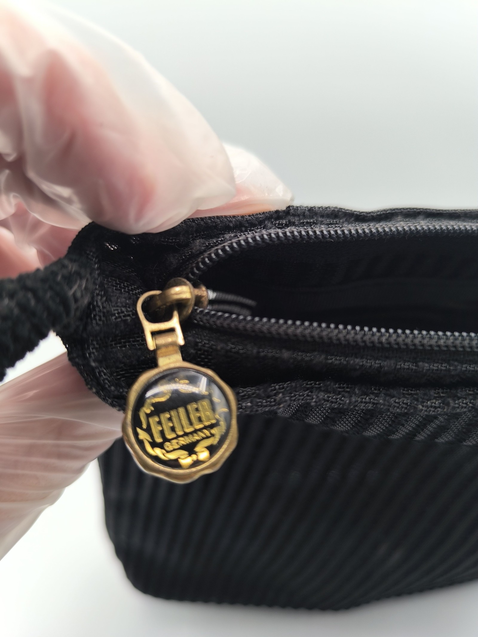 Feiler Black Floral Embroidered Small Crossbody Bag Other image 10