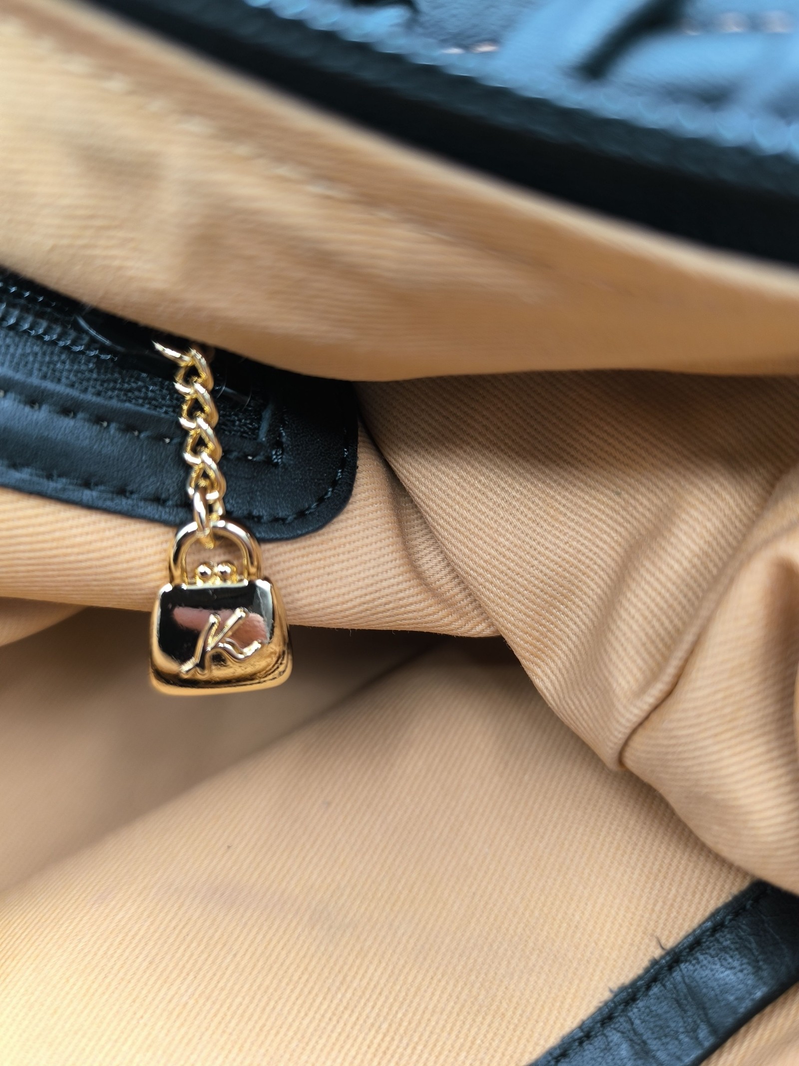 Kitamura Black Leather Shoulder Bag Medium image 2