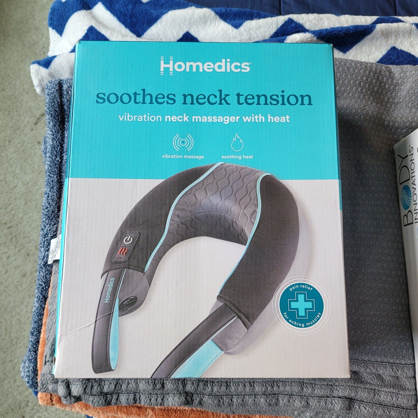 Homedics Black & Blue Vibration Neck Massager with Heat