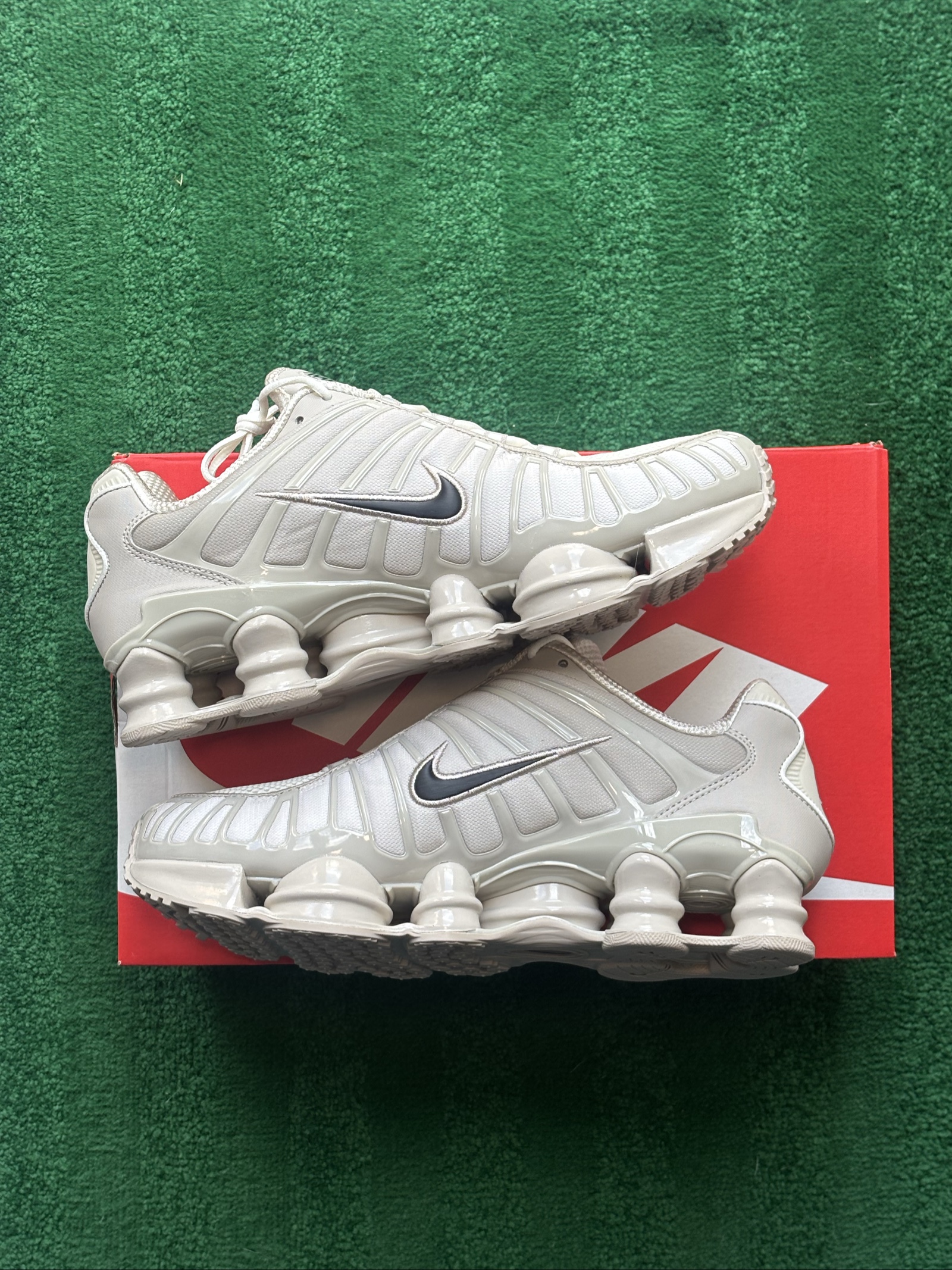 UK 9.5 Nike Shox TL | Cream Sail Black AV3595-201 | New image 2