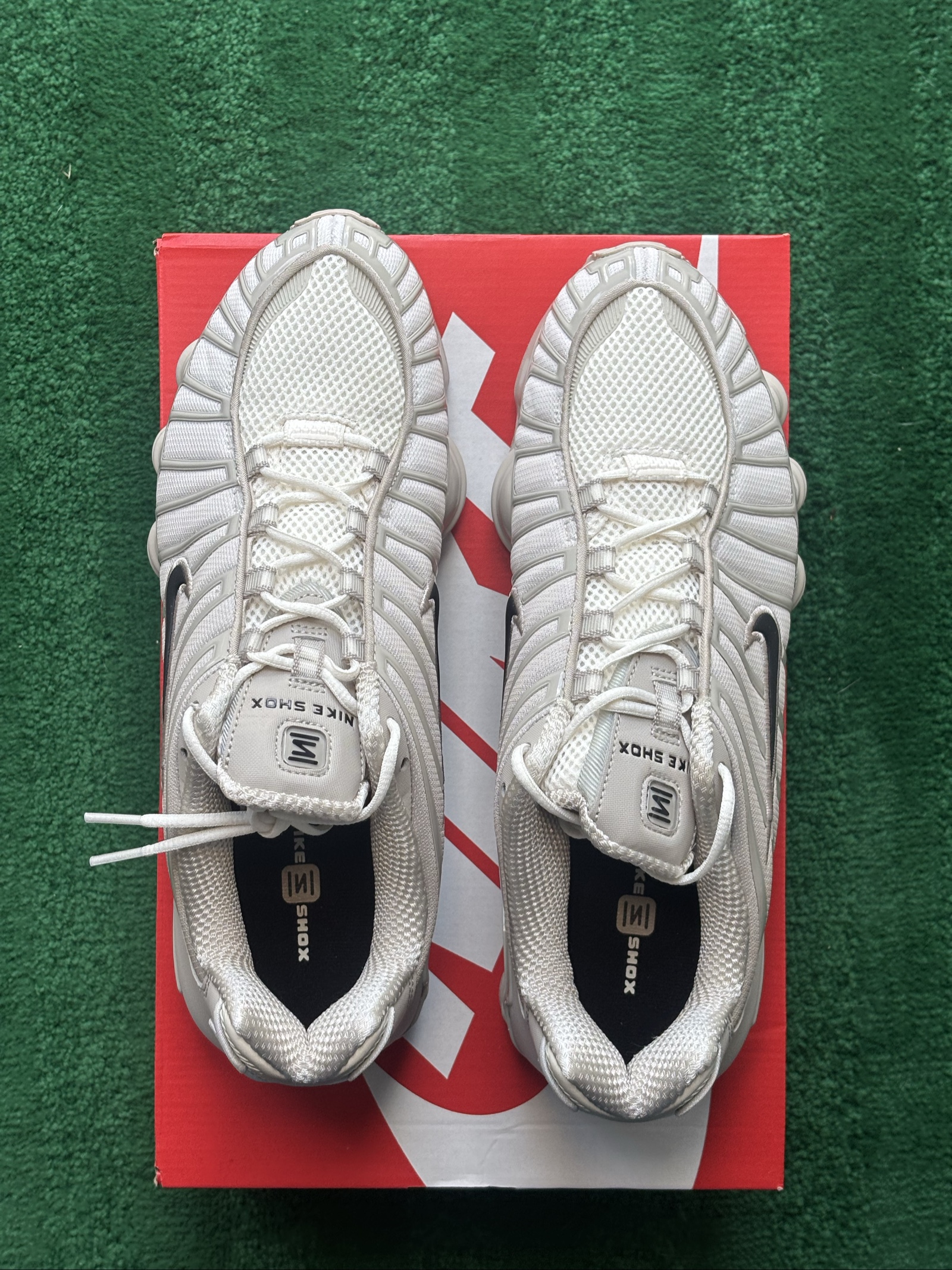 UK 9.5 Nike Shox TL | Cream Sail Black AV3595-201 | New image 3