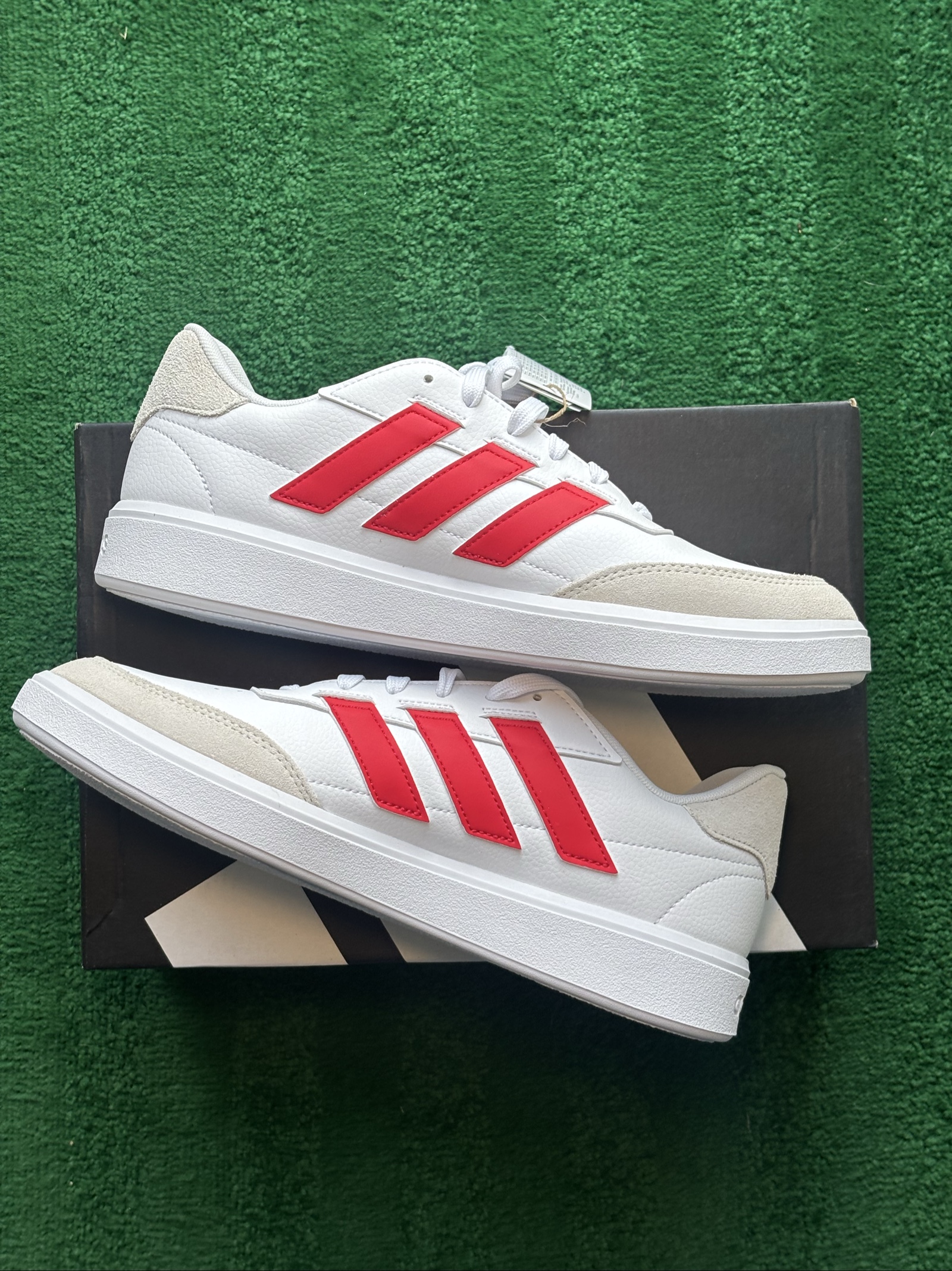 UK 9.5 adidas Courtblock | White Red JP5342 | New image 2
