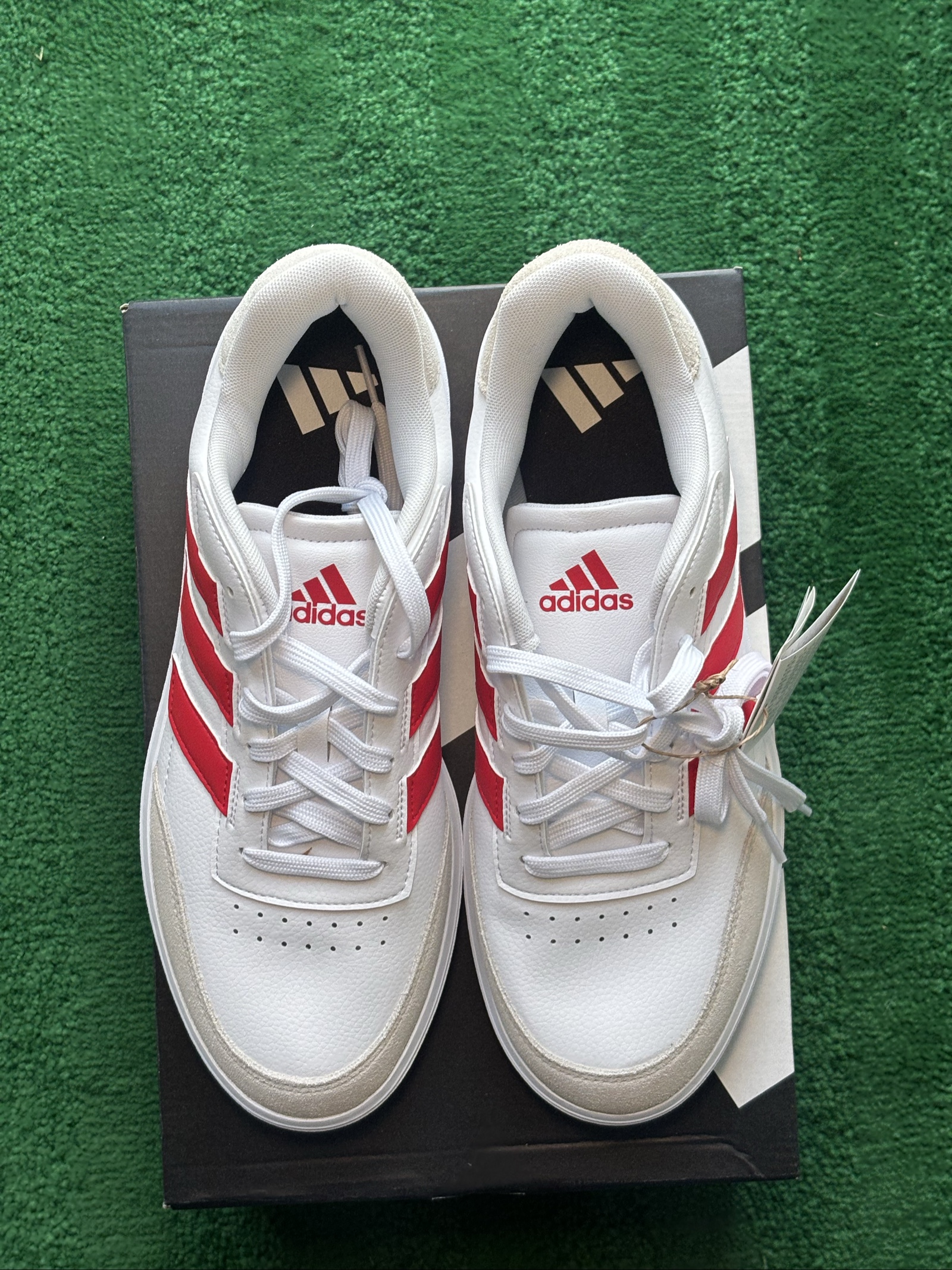 UK 9.5 adidas Courtblock | White Red JP5342 | New image 4