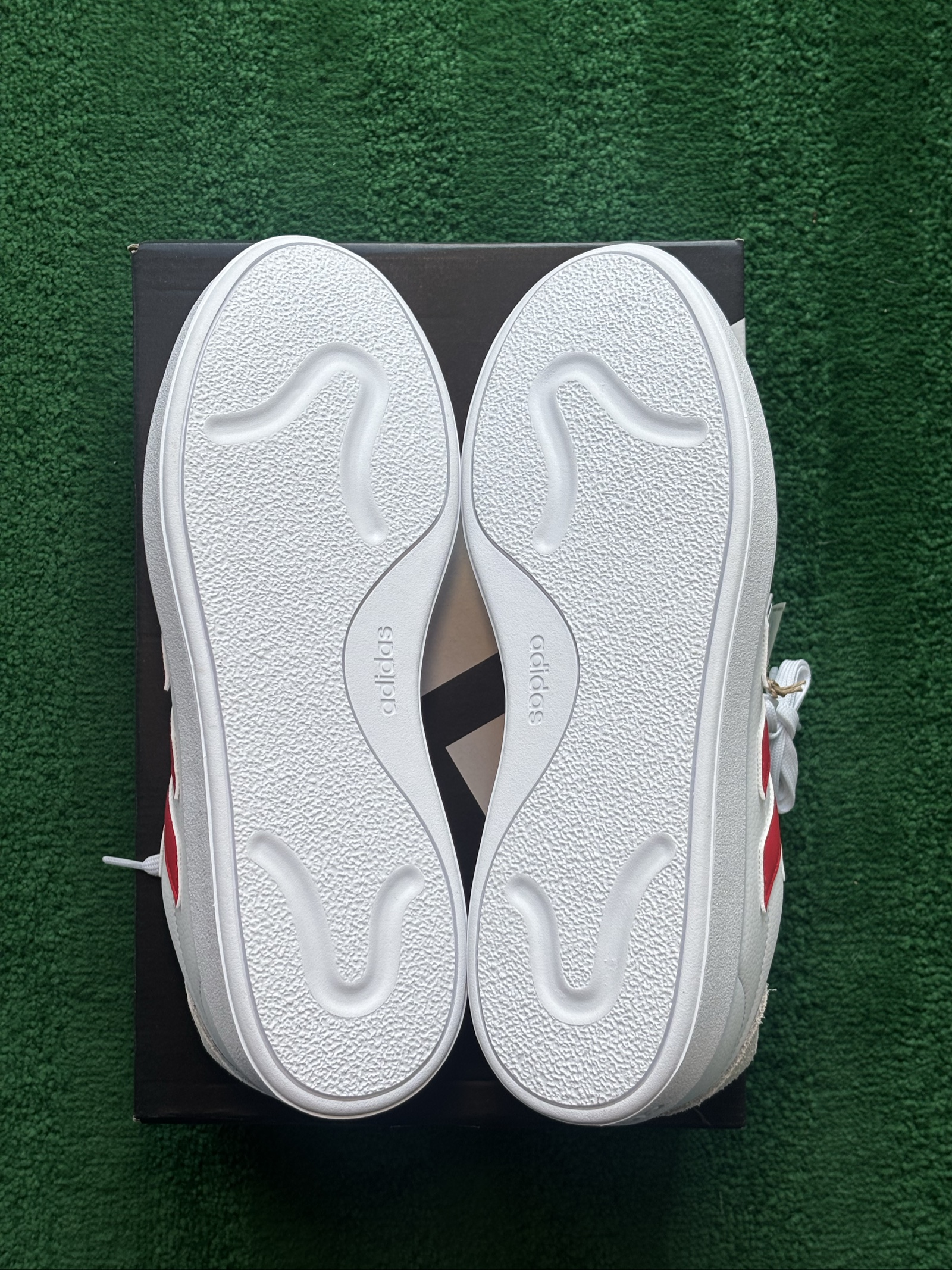 UK 9.5 adidas Courtblock | White Red JP5342 | New image 5