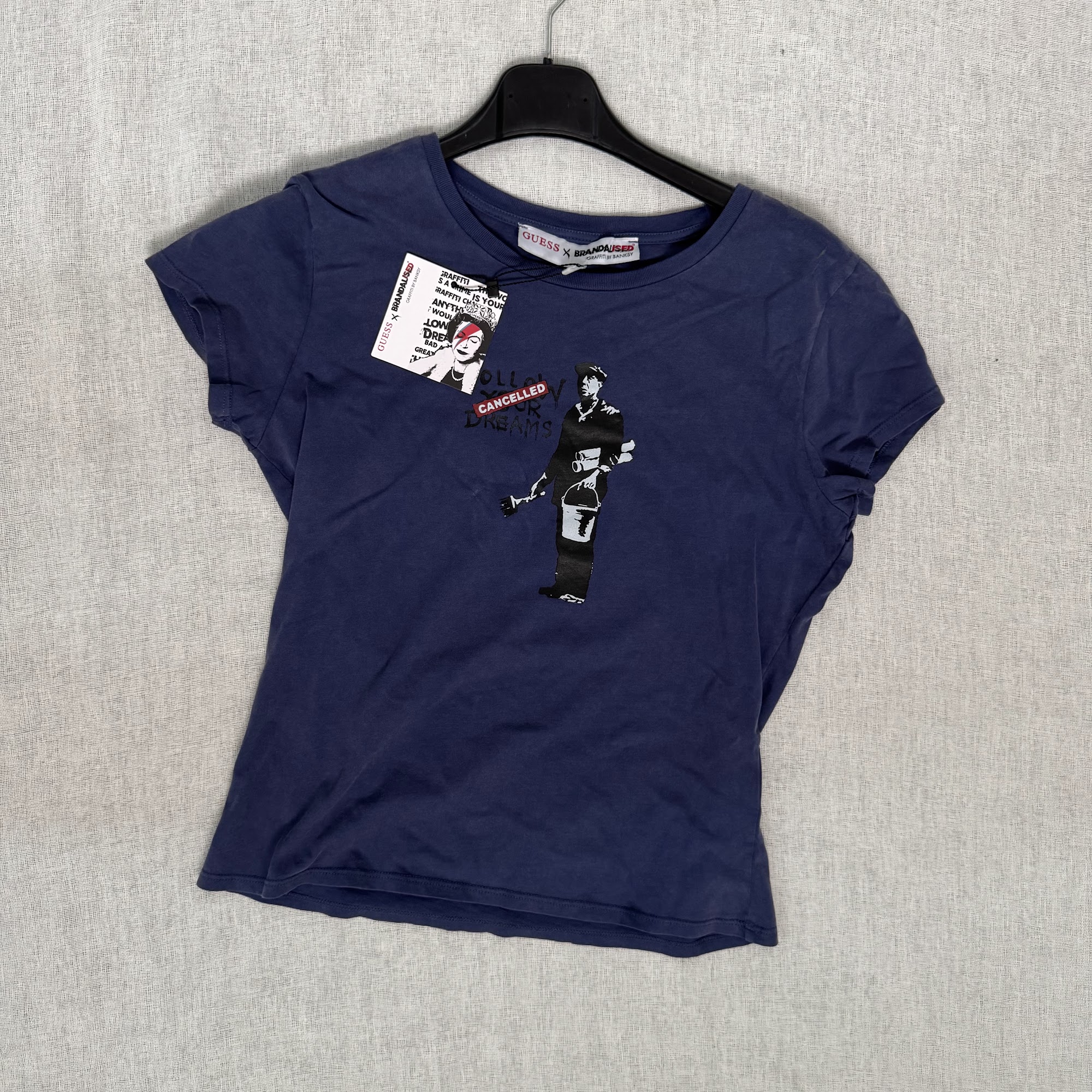 Camiseta Guess x Brandalised Banksy – Azul, M
