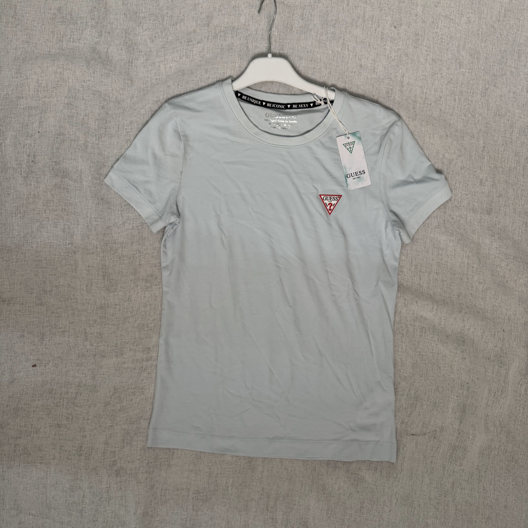 Camiseta Guess Eco – Azul claro, M (tara)