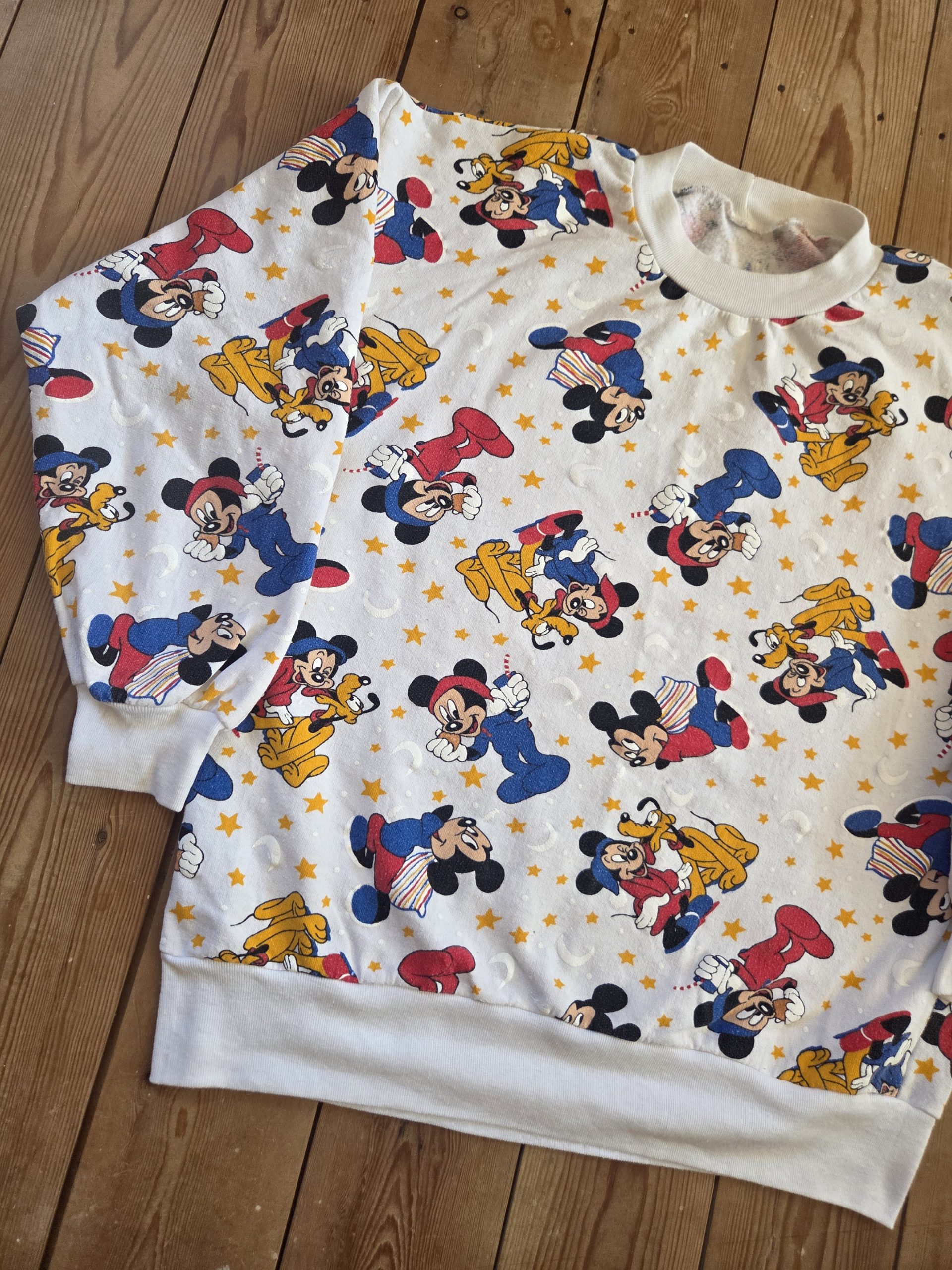 Unbranded Mickey Mouse & Pluto All-Over Print Sweatshirt Size Small image 5